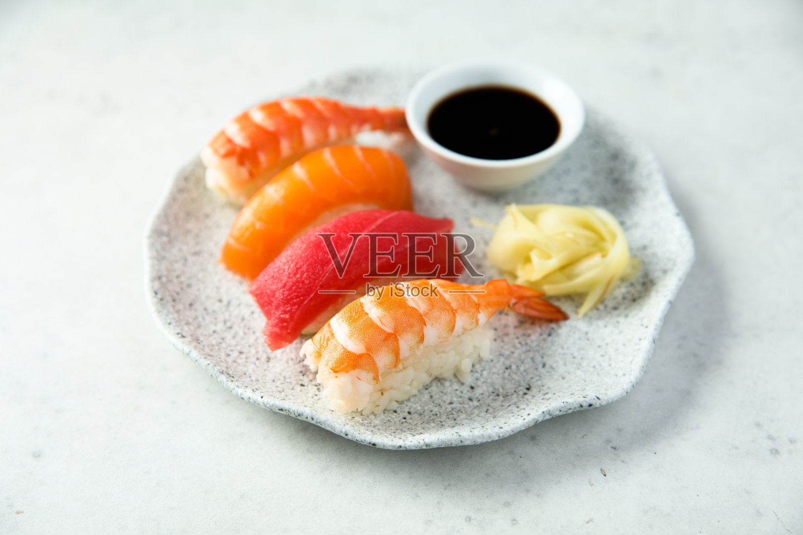 各式各样的寿司照片摄影图片