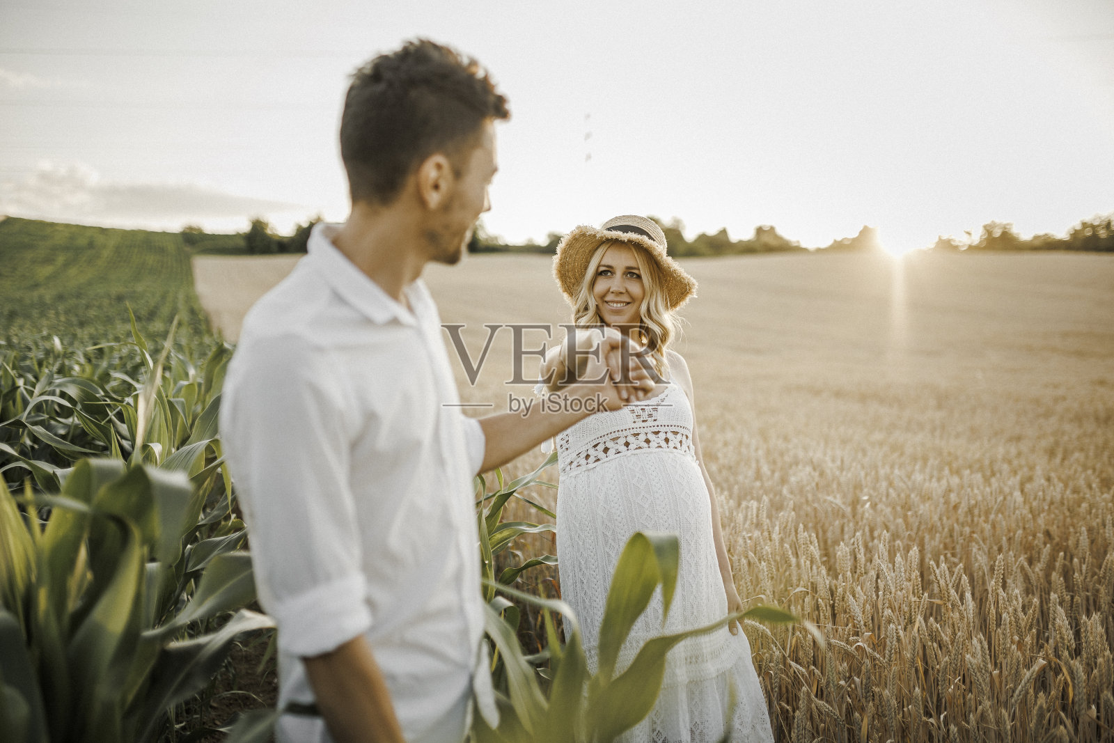 家庭农业职业,男人和女人是合作伙伴照片摄影图片
