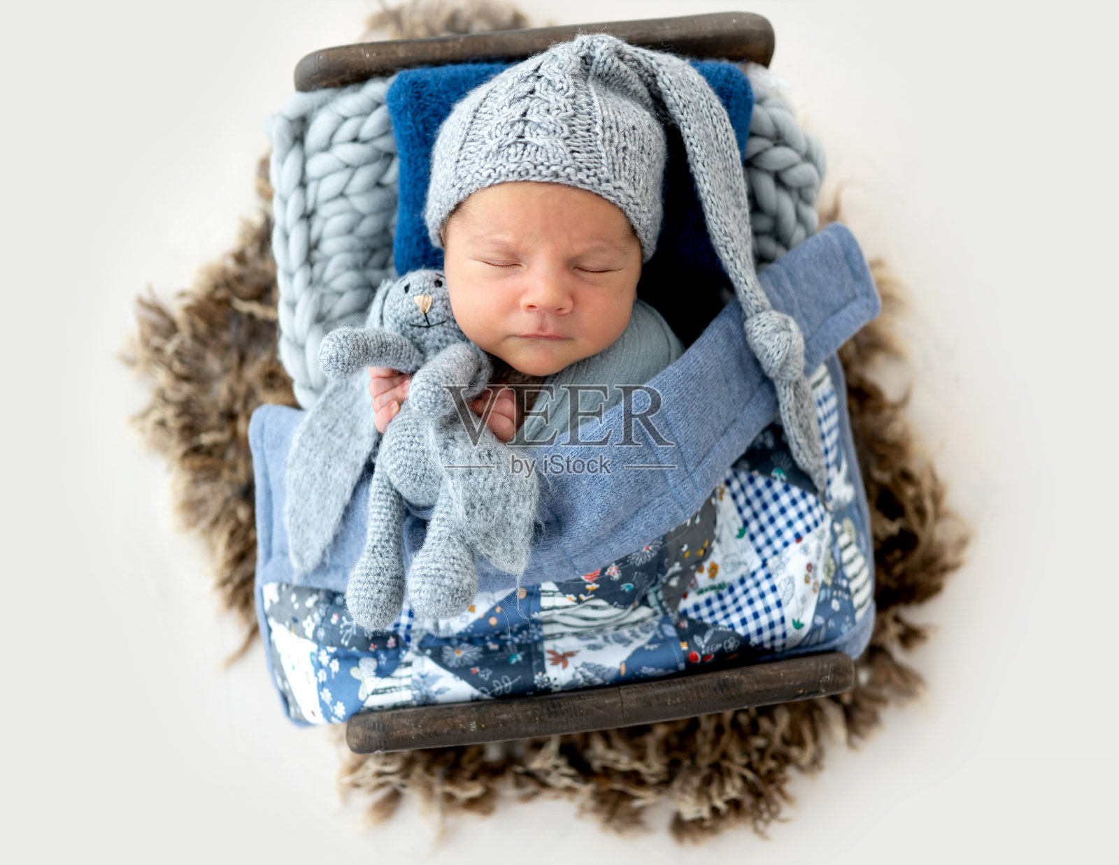 新生儿工作室肖像照片摄影图片