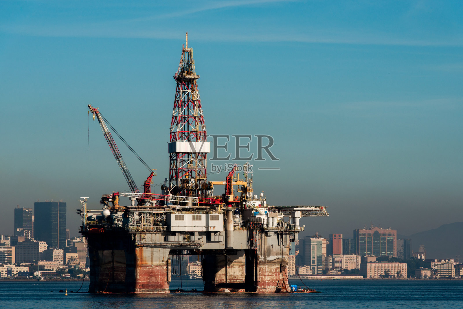 巴西里约热内卢的石油钻井平台照片摄影图片