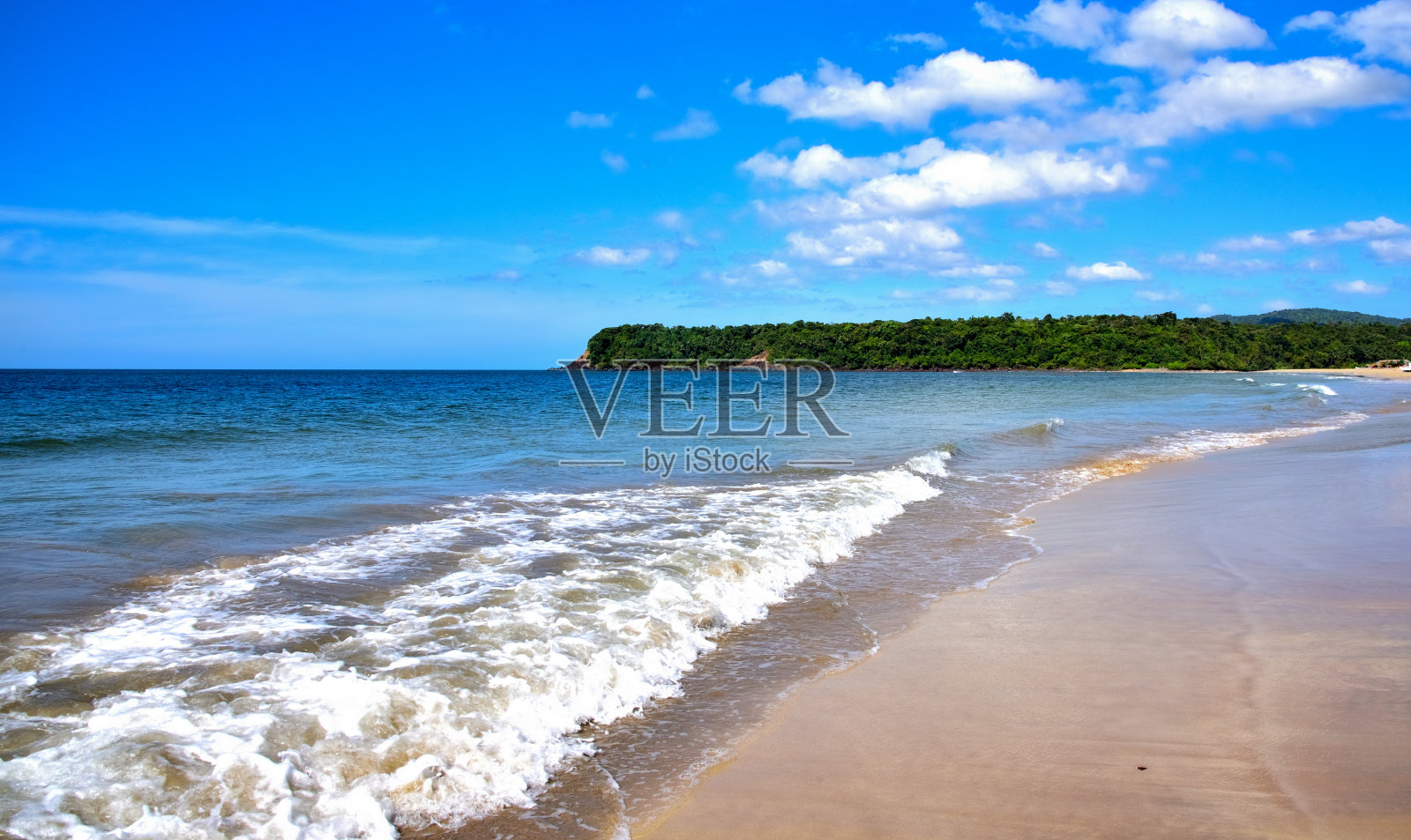 印度果阿邦南部的阿贡达海滩,阳光明媚的一天照片摄影图片