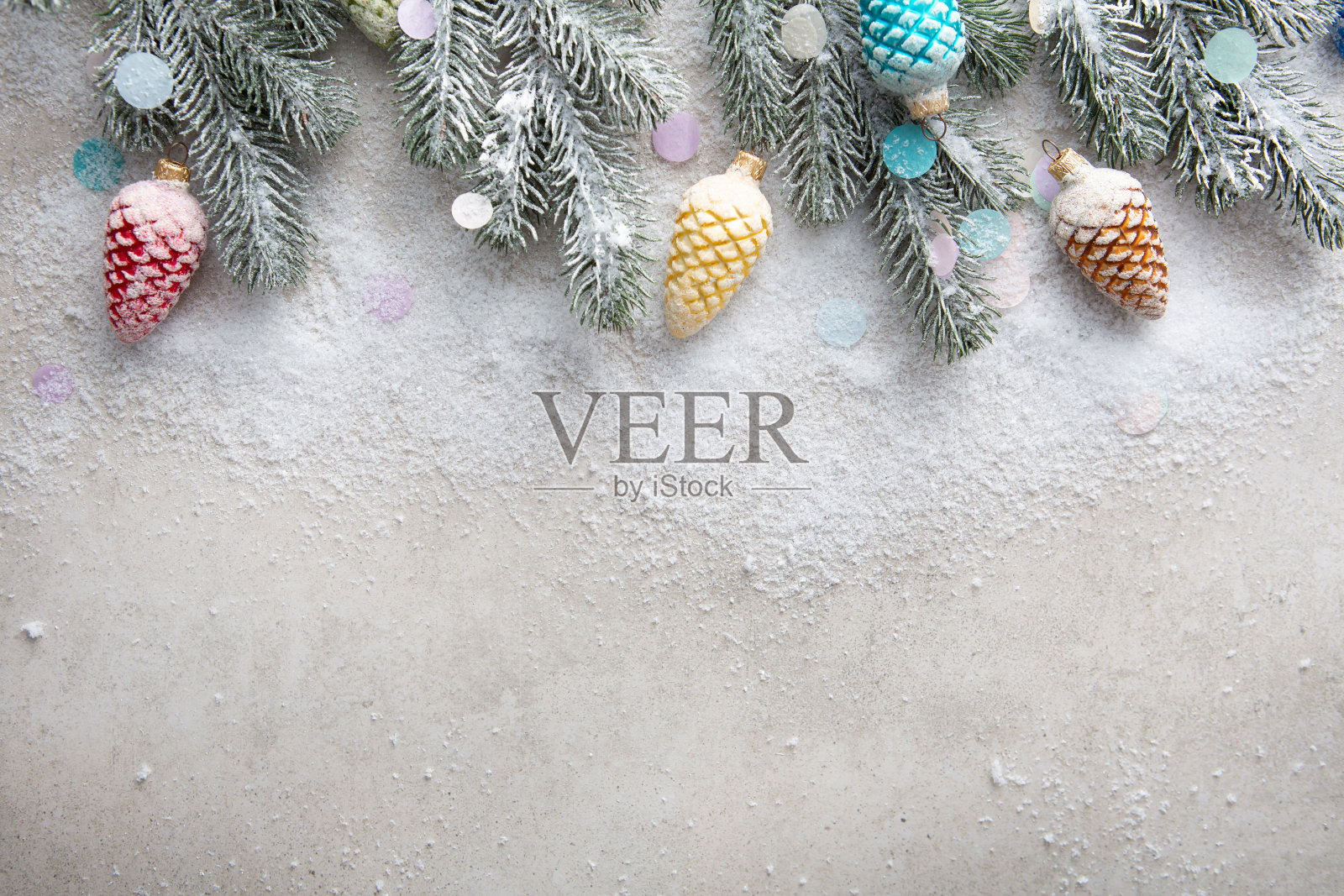 圣诞概念装饰和雪顶视图和复制空间照片摄影图片