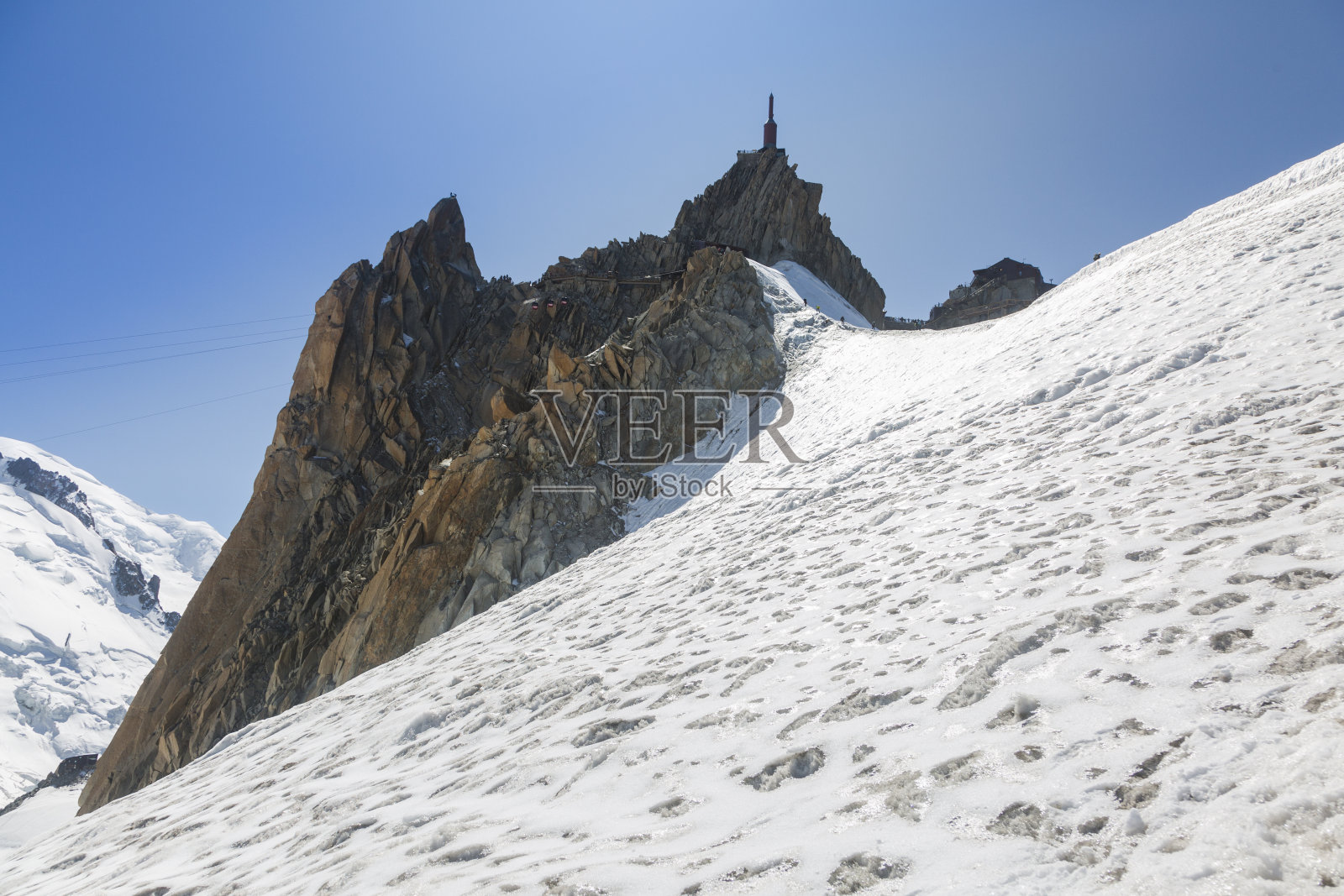 在法国阿尔卑斯山脉的霞慕尼勃朗峰的山顶视图照片摄影图片