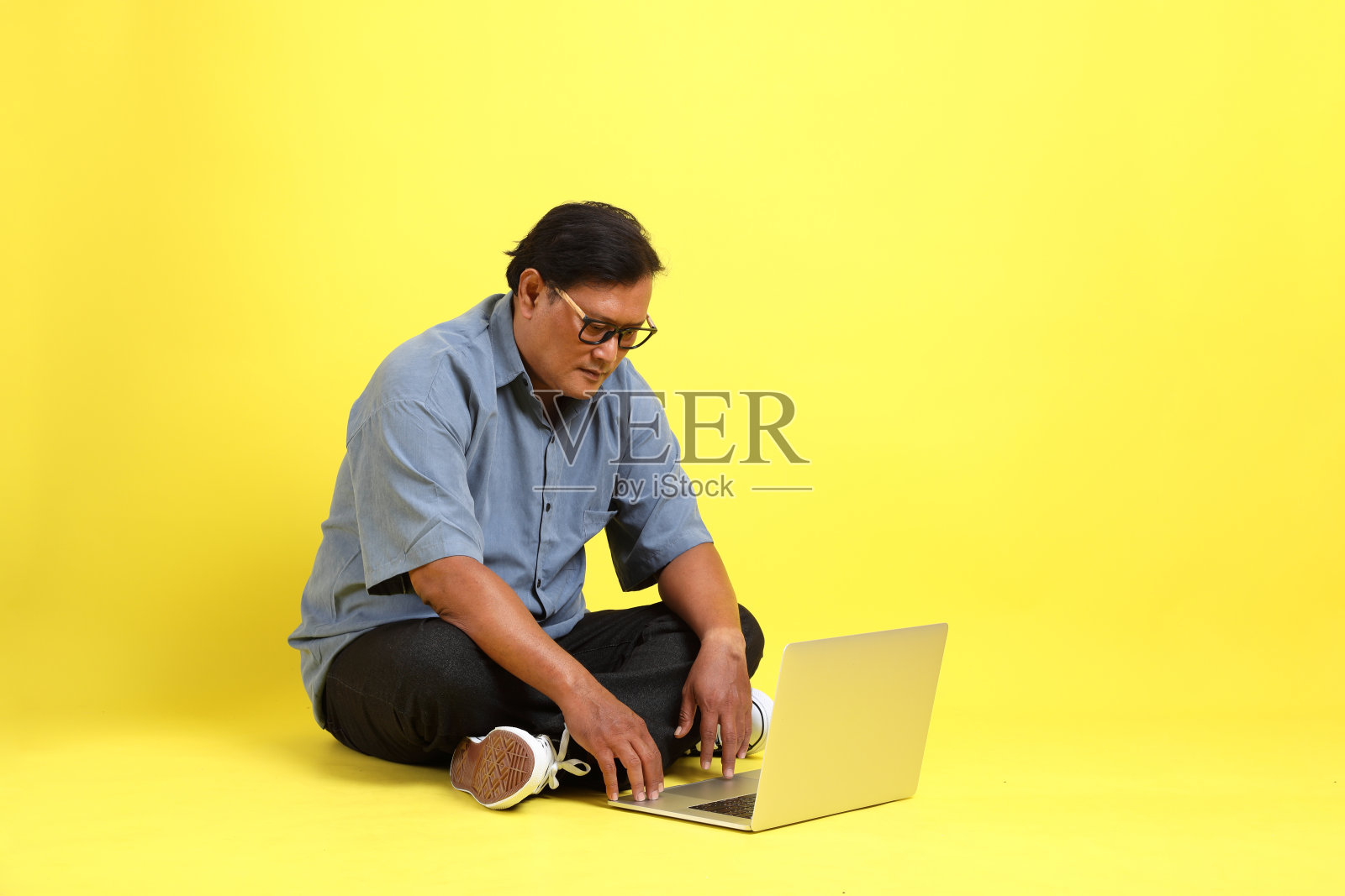 成年亚洲人照片摄影图片