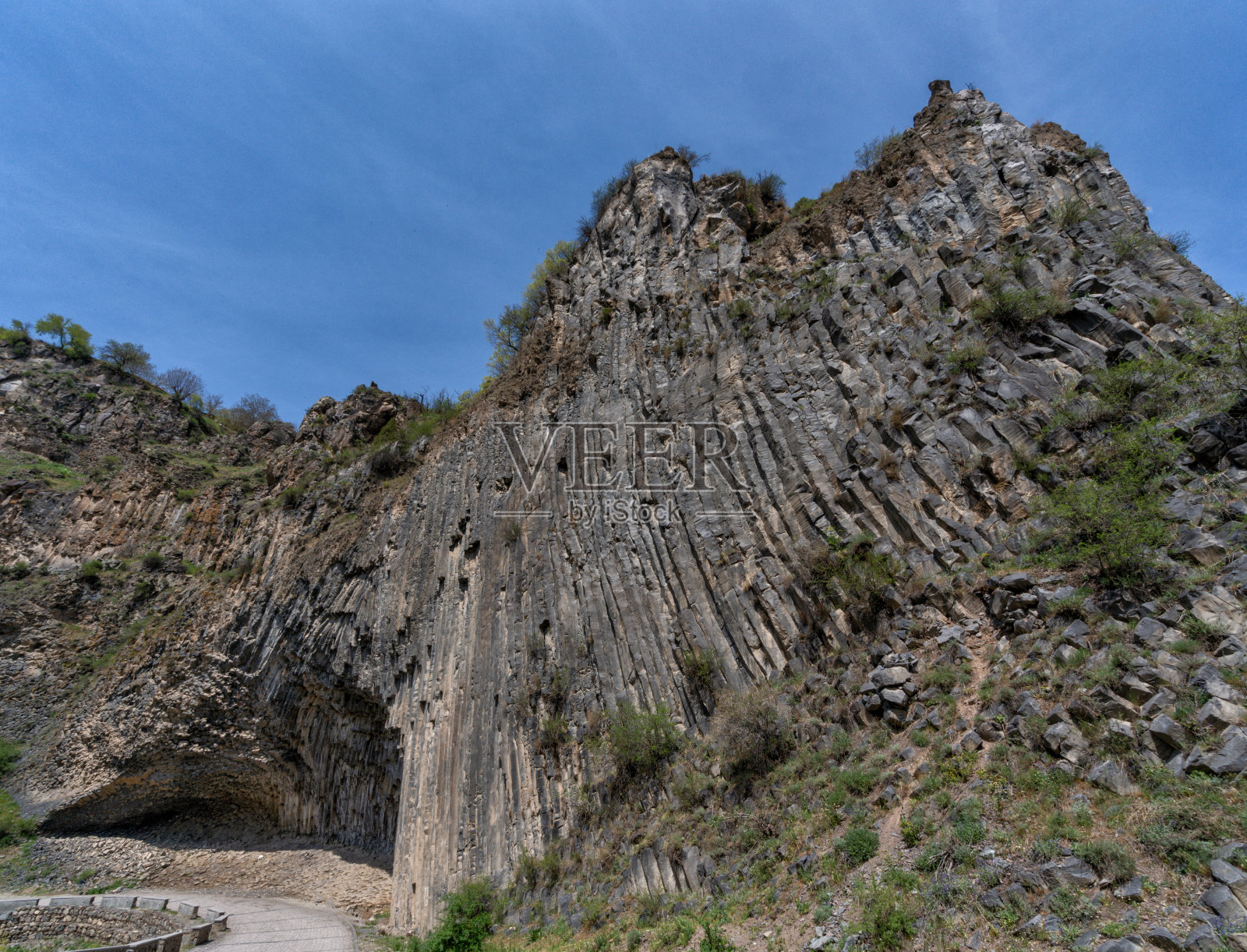 美丽如画的石头交响乐在亚美尼亚加尔尼附近响起照片摄影图片