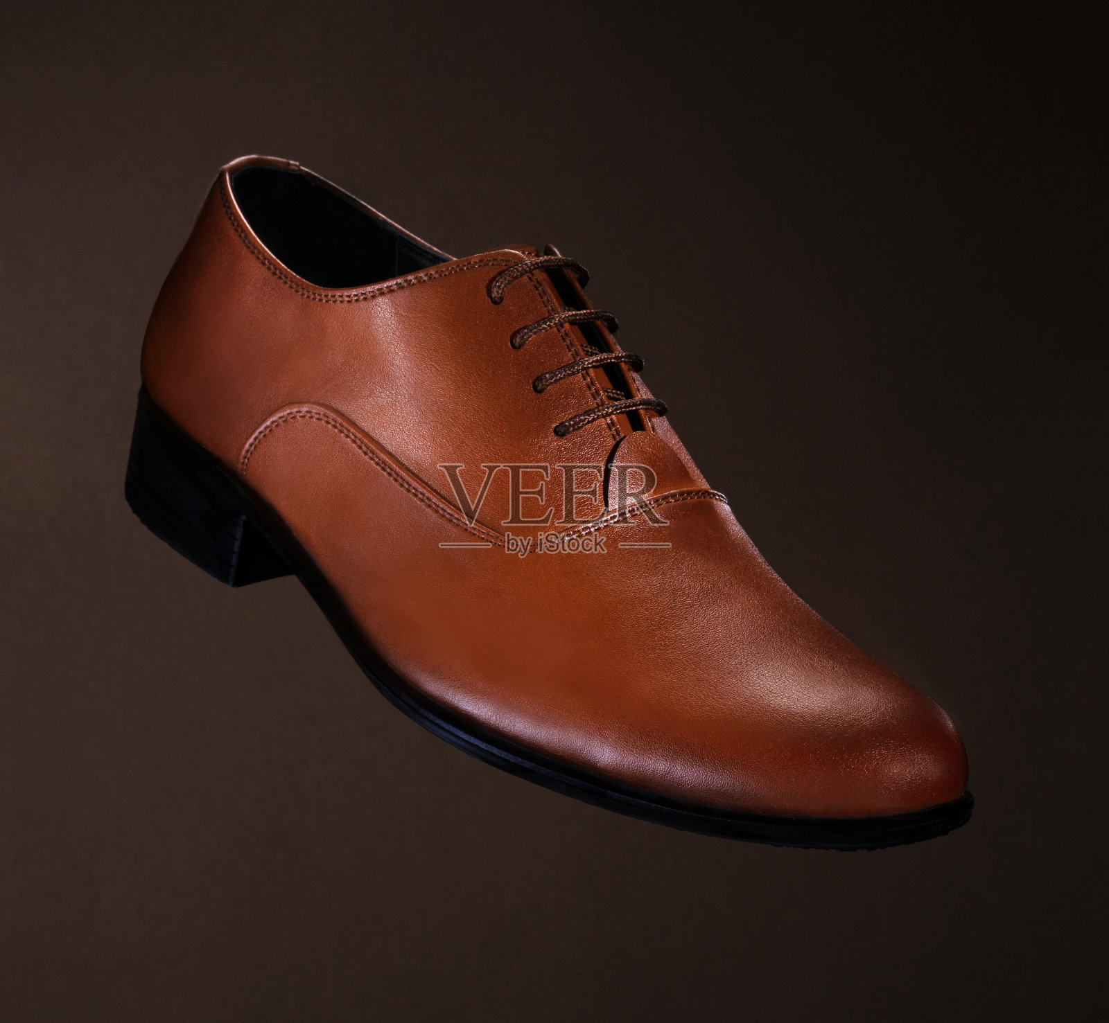 棕色皮鞋照片摄影图片