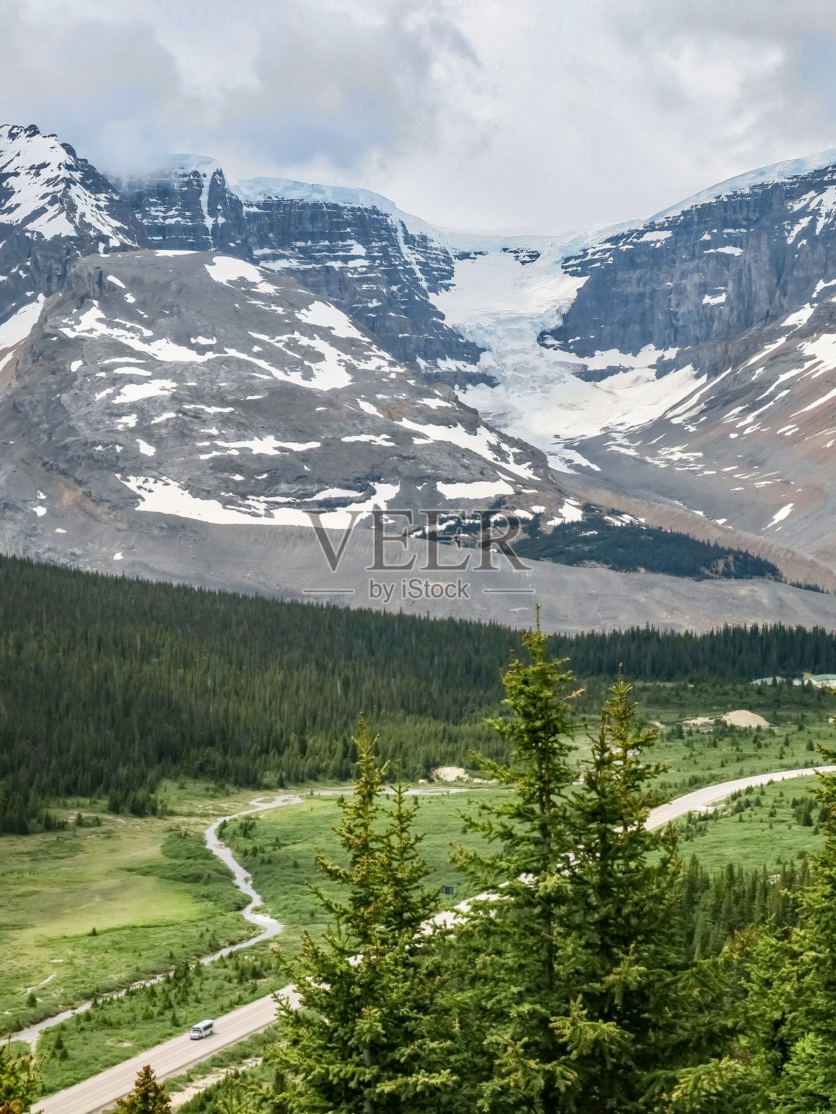 加拿大最风景优美的落基山脉自驾游照片摄影图片
