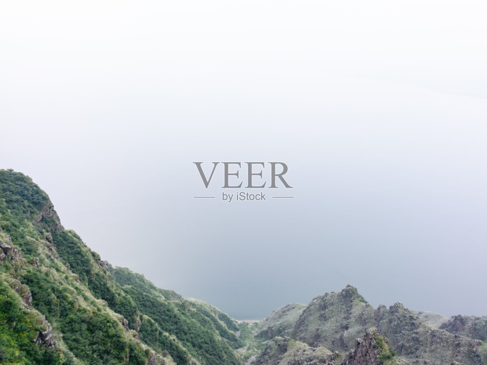 夏日山雾照片摄影图片