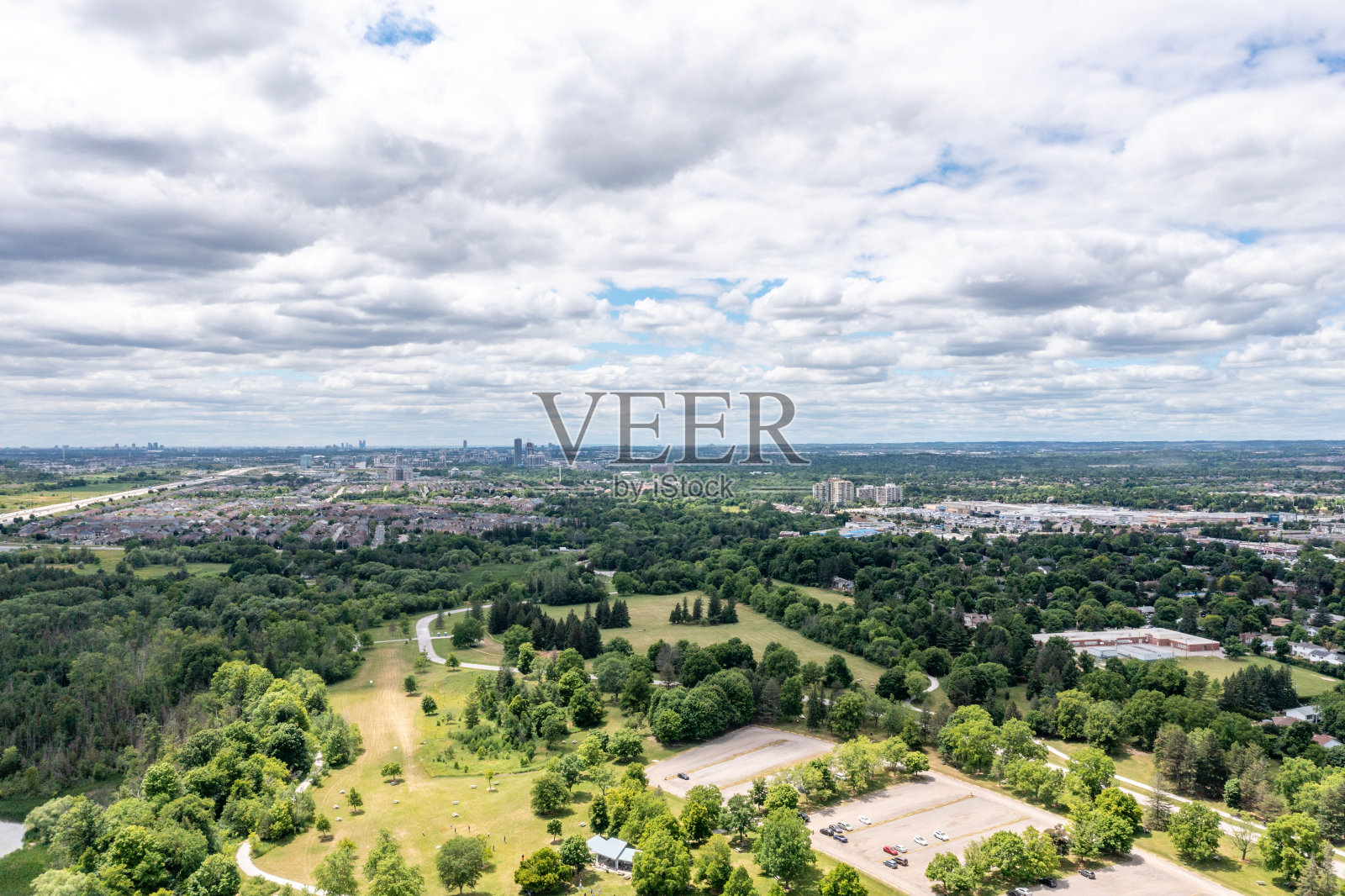 空中胭脂河,米尔恩水坝保护公园和407号公路,马卡姆,加拿大照片摄影图片