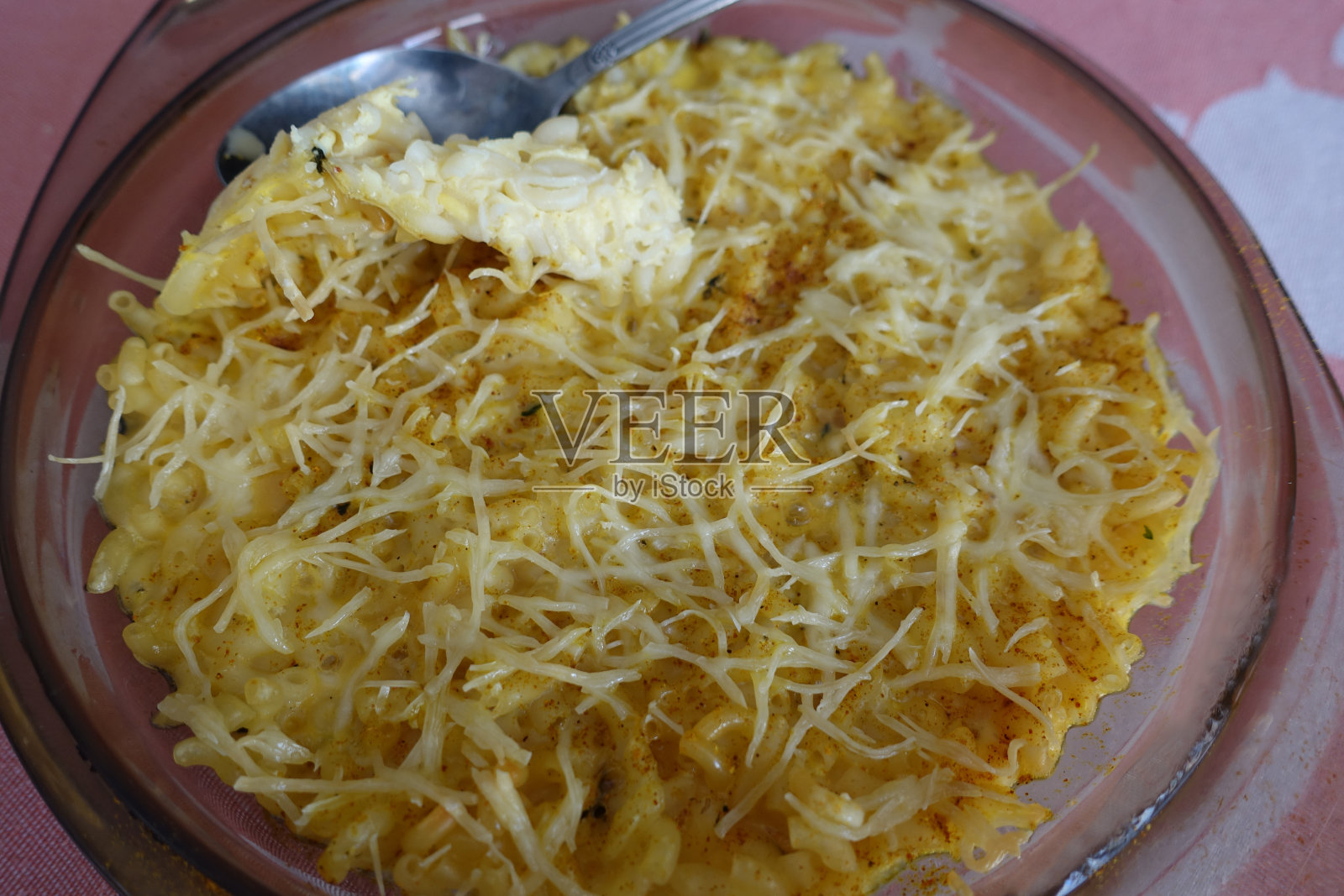 煎蛋壳,意大利面,烤面食照片摄影图片