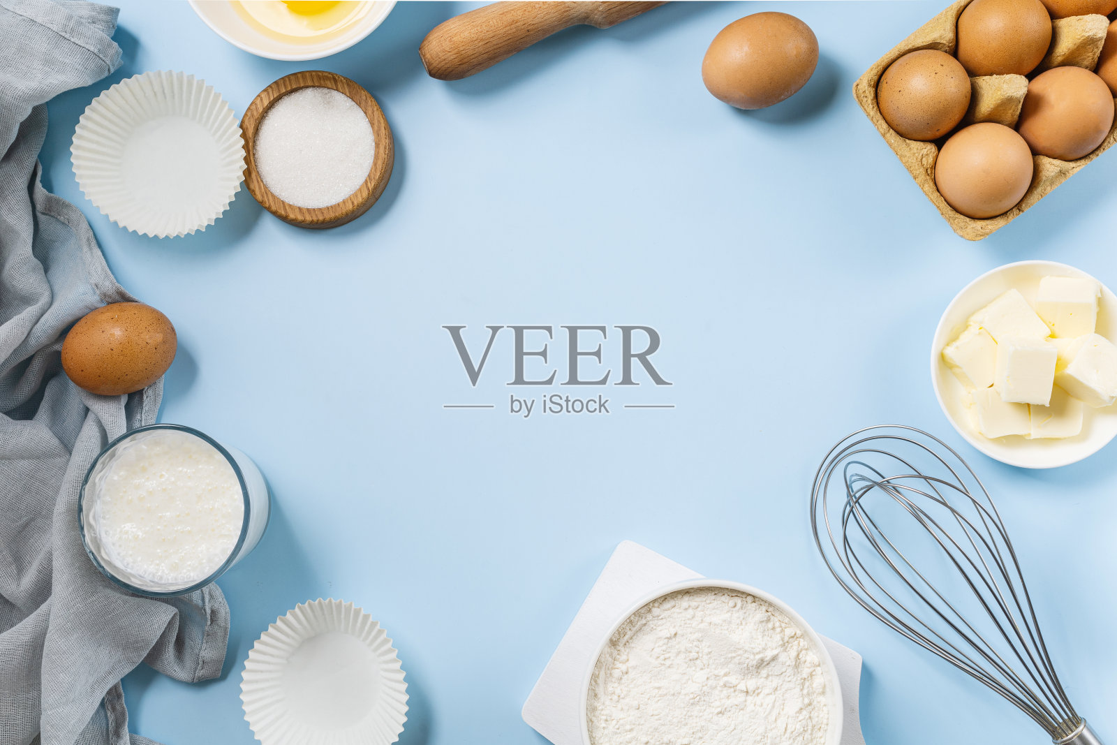 面包店的背景。制作复活节蛋糕或甜点、派的烘焙原料。照片摄影图片