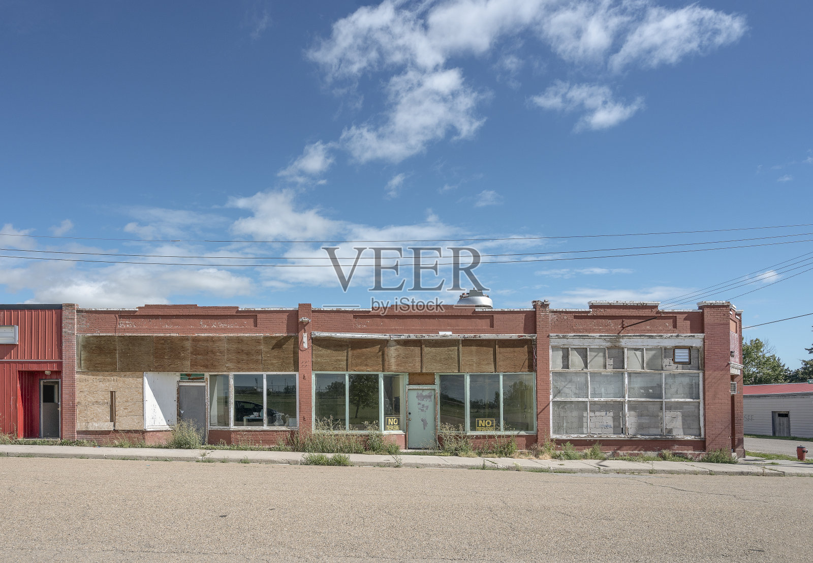 位于阿尔伯塔省格莱臣的废弃店面照片摄影图片