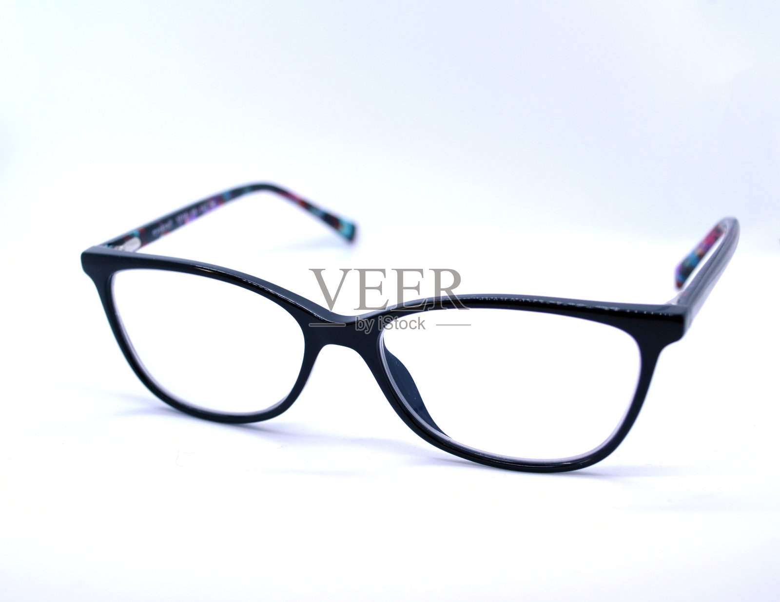 白色背景的眼镜。照片摄影图片