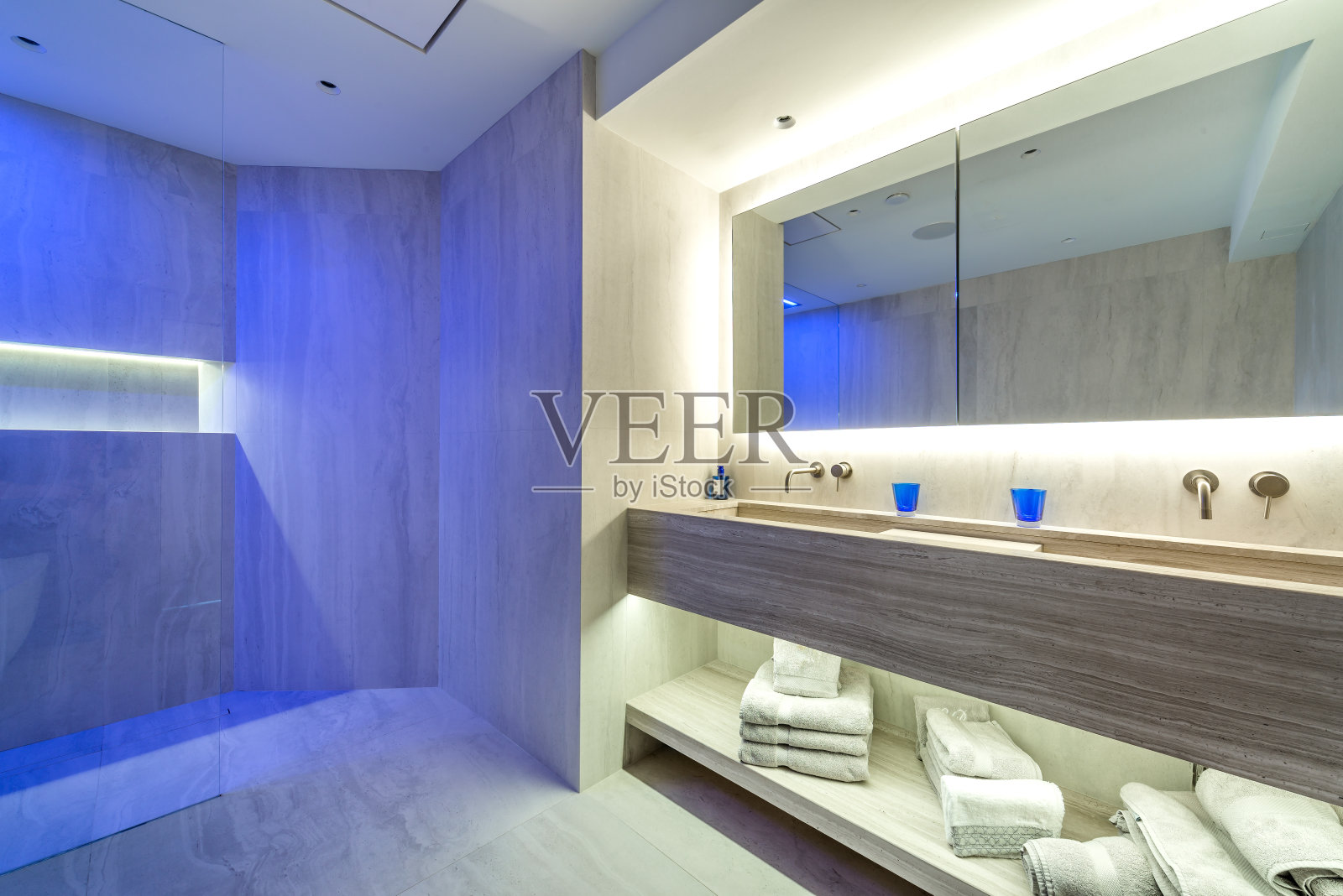 位于加拿大蒙特利尔市中心的超现代高科技公寓照片摄影图片