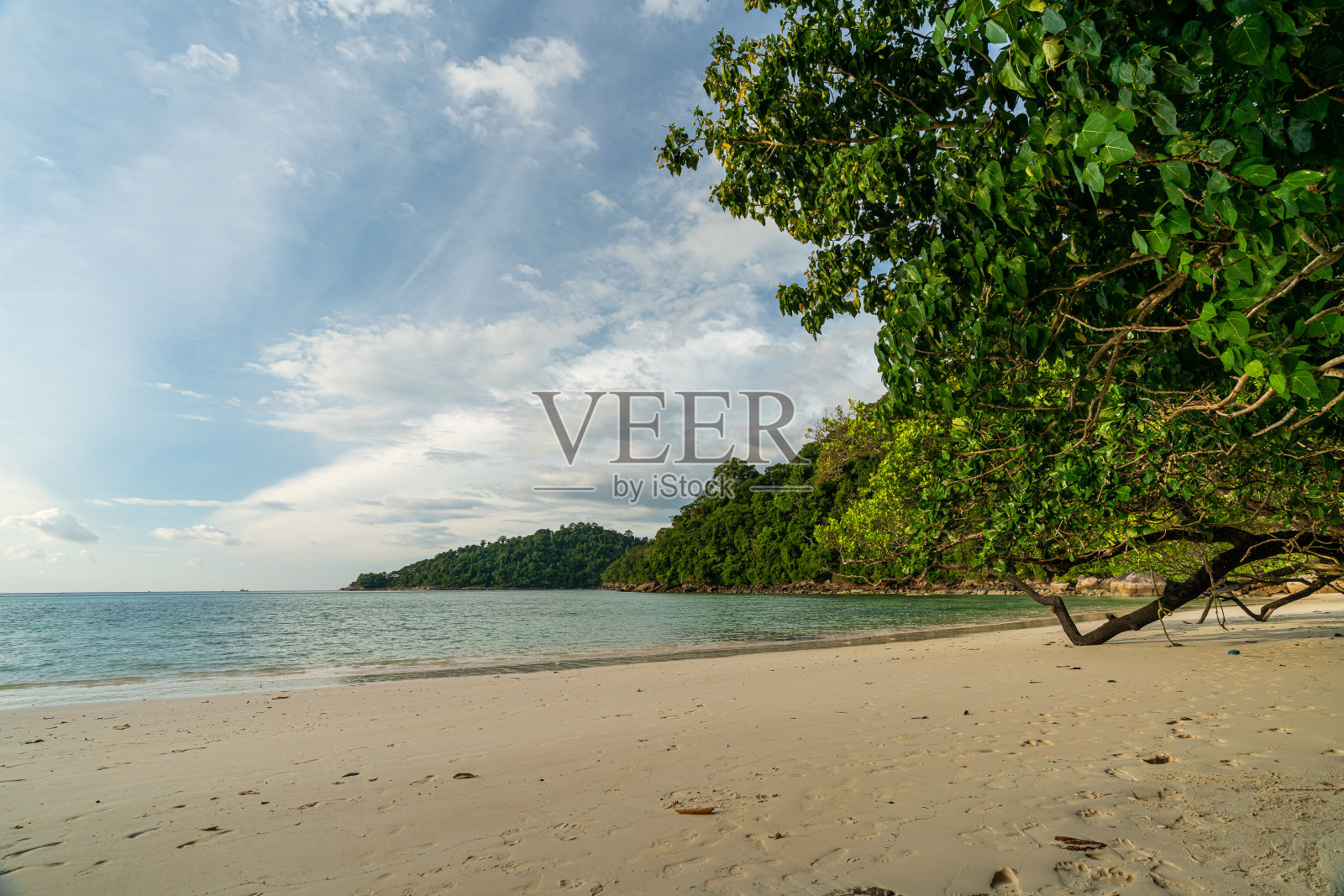 美丽的Mai nam海滩在高素林国家公园,著名的自由驾驶地点在庞雅嘉,泰国。照片摄影图片