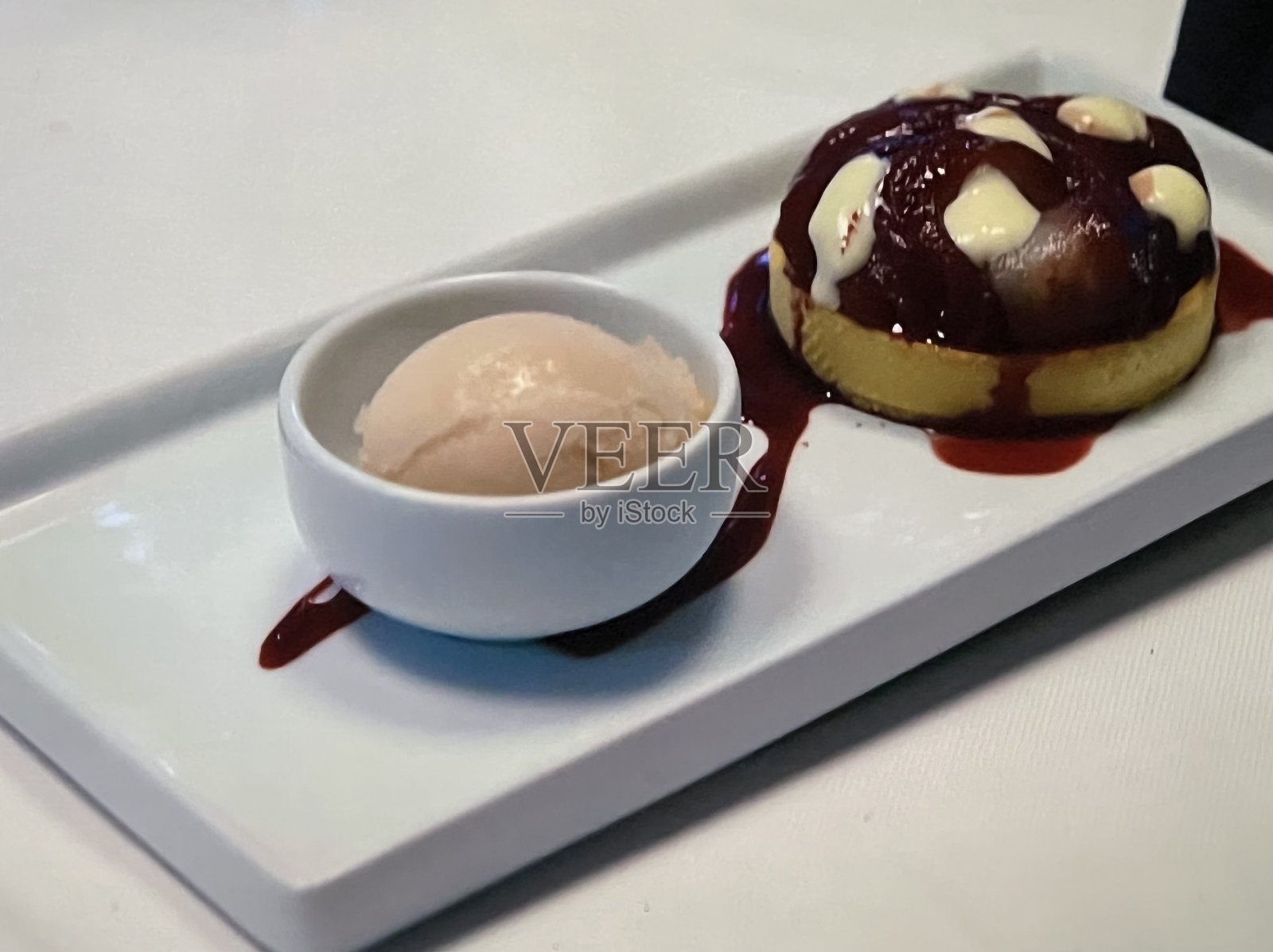 蓝莓蛋挞照片摄影图片