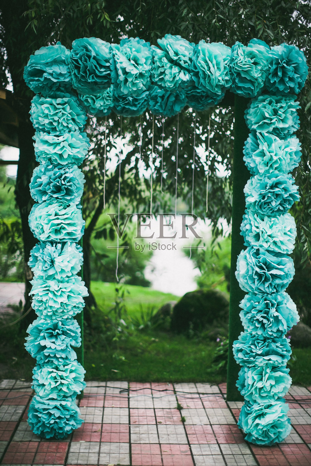 户外婚礼用的花坛照片摄影图片