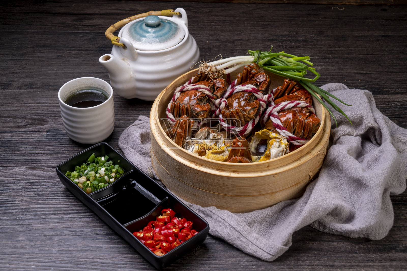 清蒸大闸蟹,中国传统美食照片摄影图片