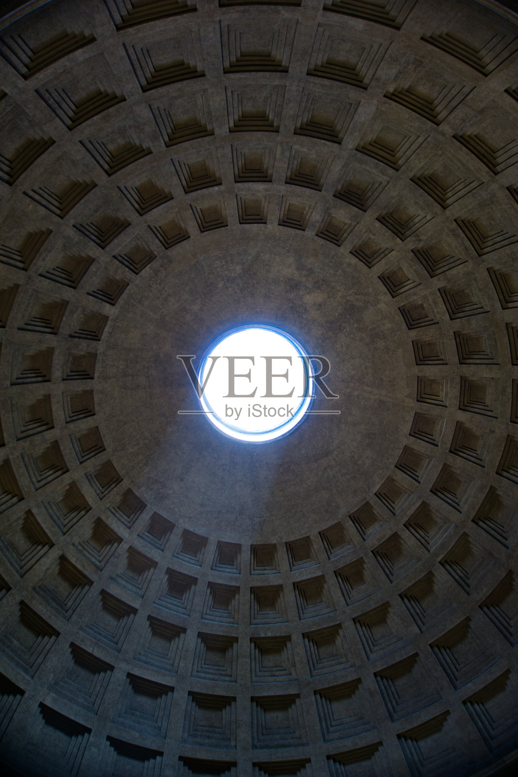 来自意大利罗马万神殿内部的阳光照片摄影图片