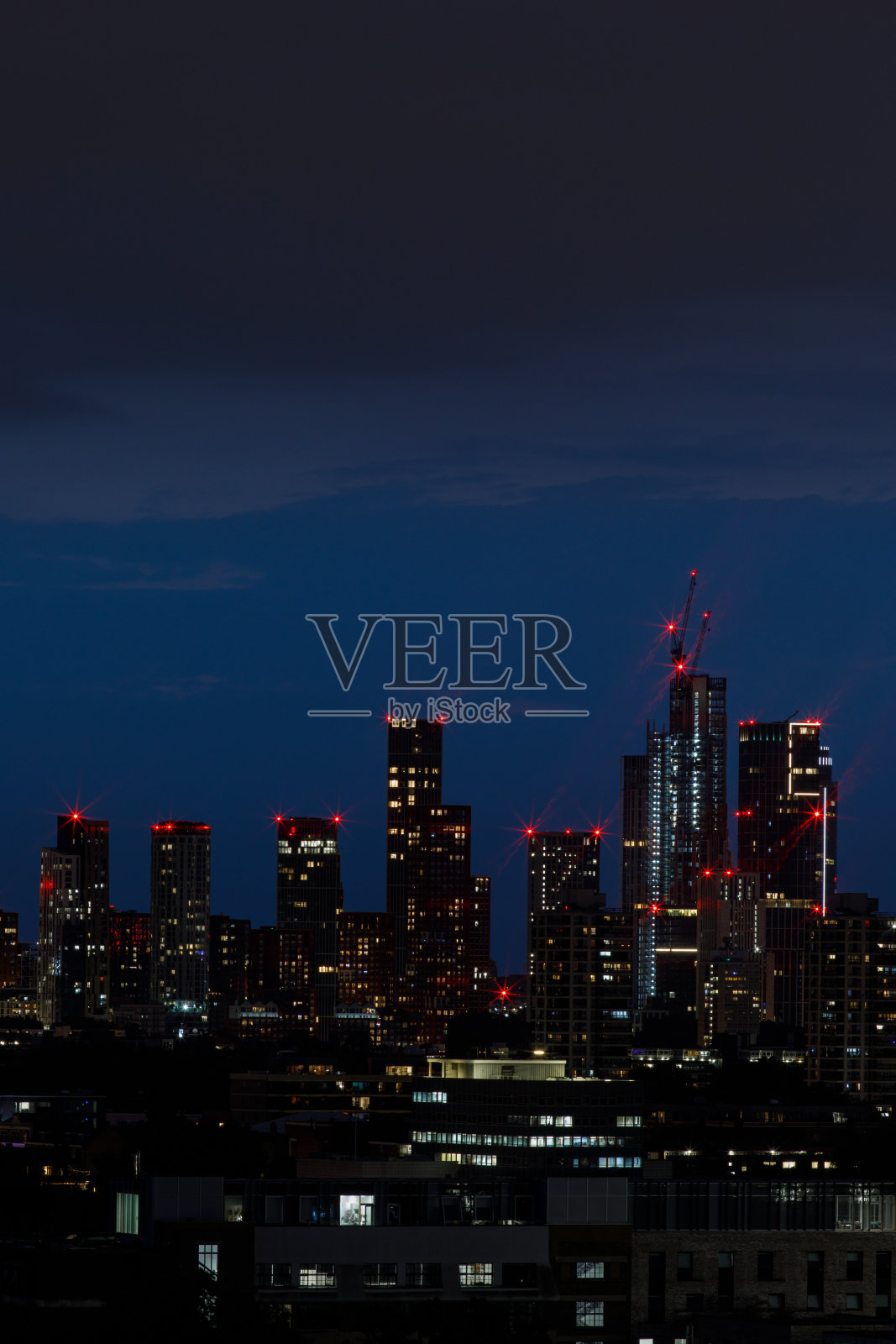 英国伦敦沃克斯豪尔区的摩天大楼照片摄影图片