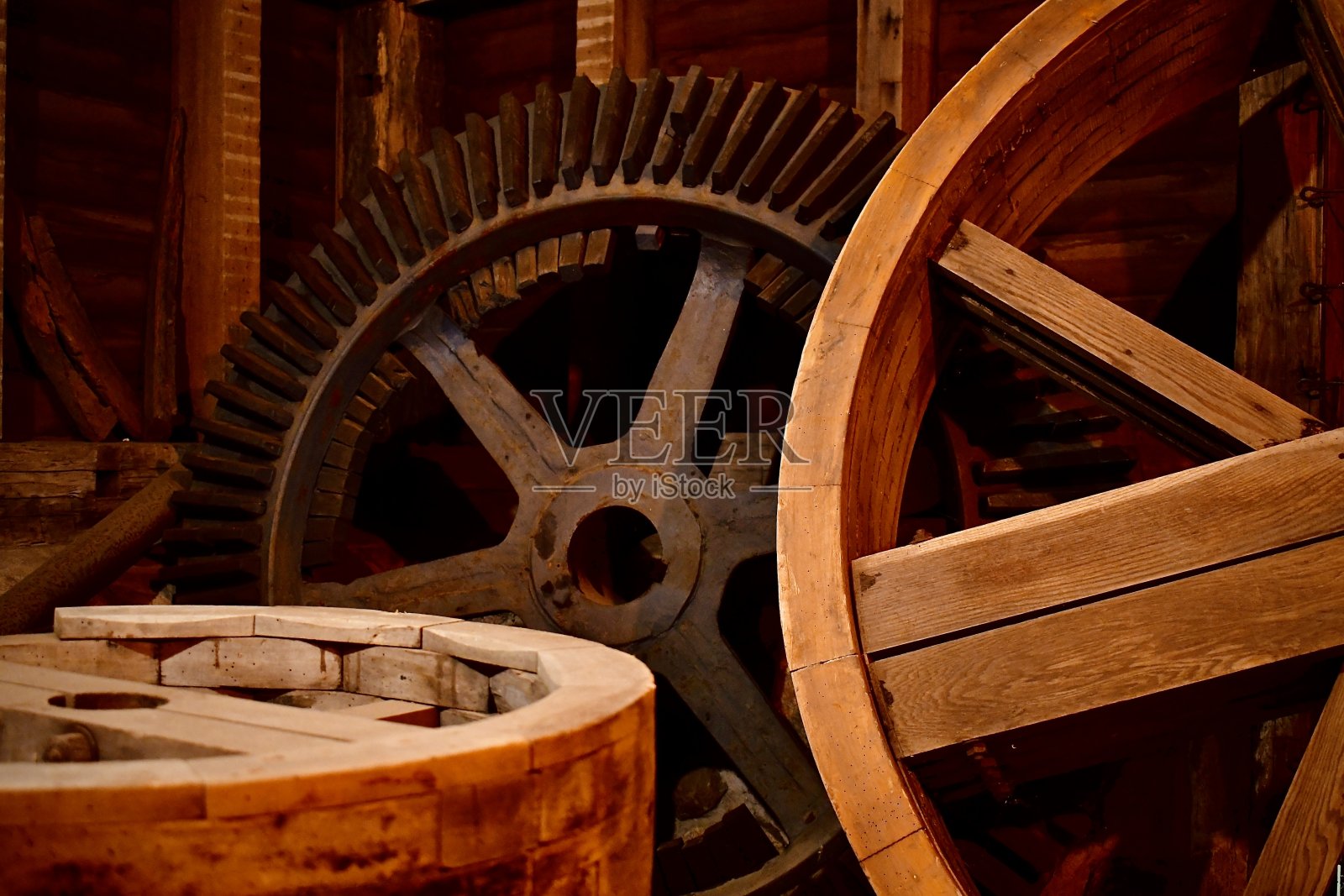 木轮和齿轮照片摄影图片