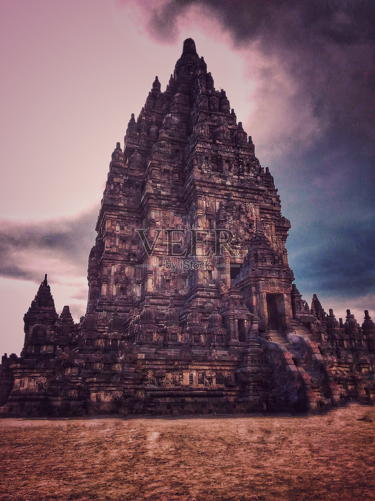 印尼爪哇岛中部的Prambanan寺照片摄影图片