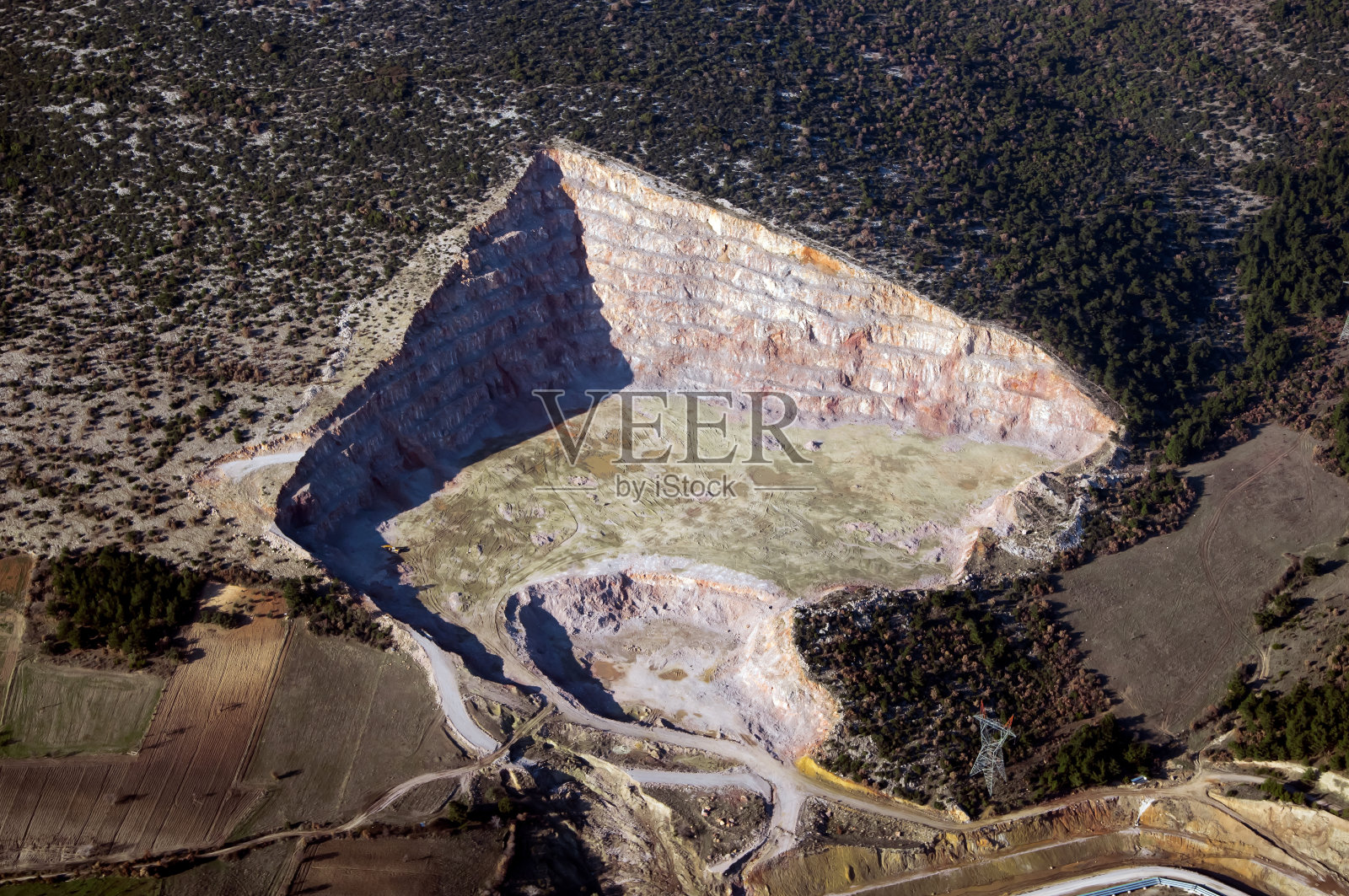 建筑业用砂岩材料露天矿航拍照片摄影图片