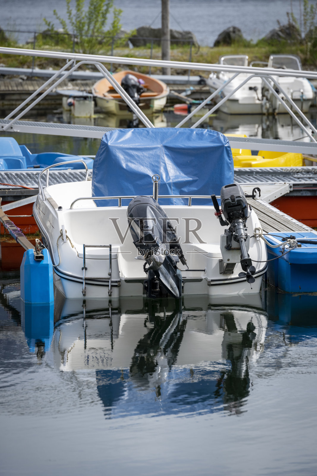 挪威海勒斯特附近的盖朗格峡湾。照片摄影图片