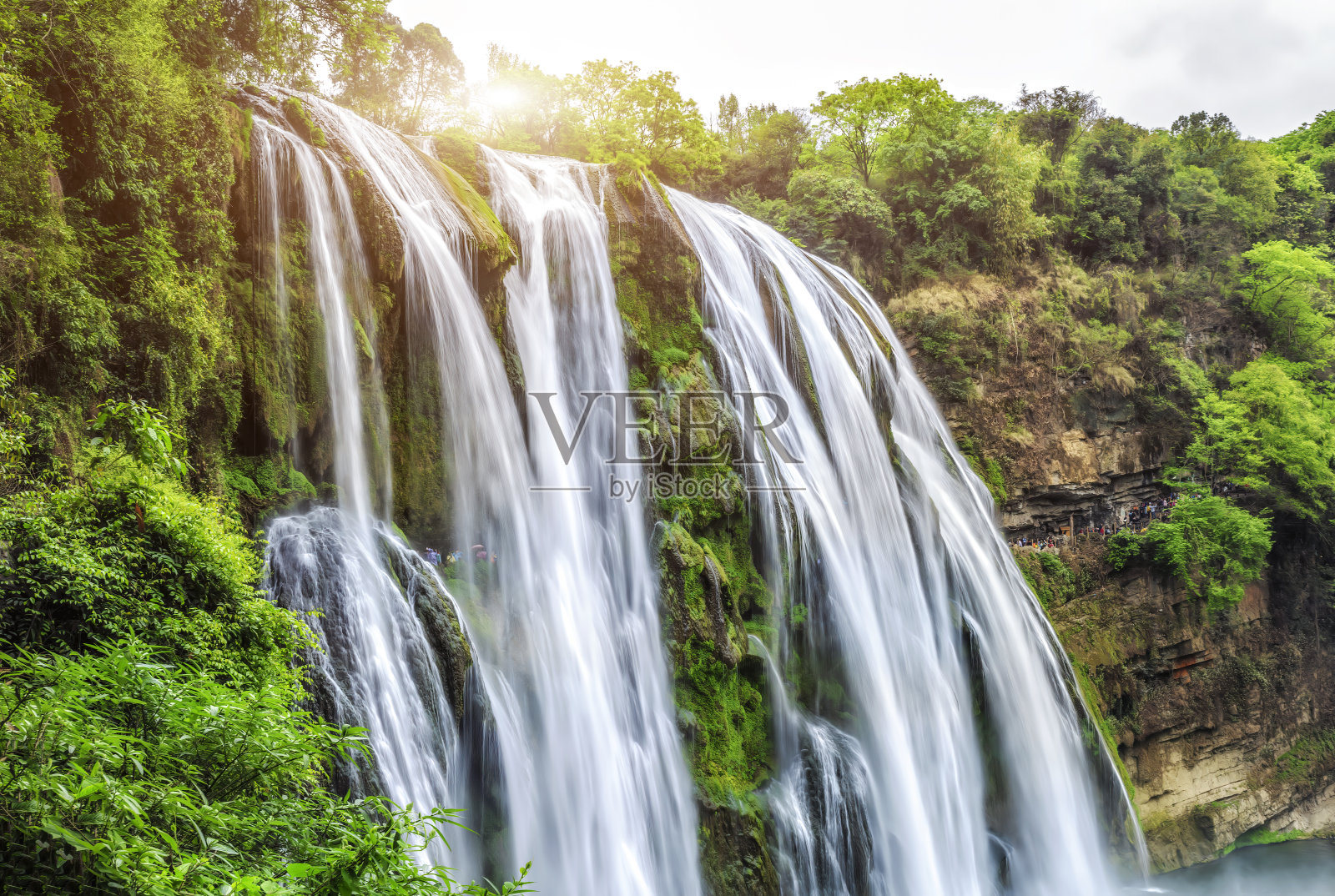 中国贵州美丽的瀑布照片摄影图片