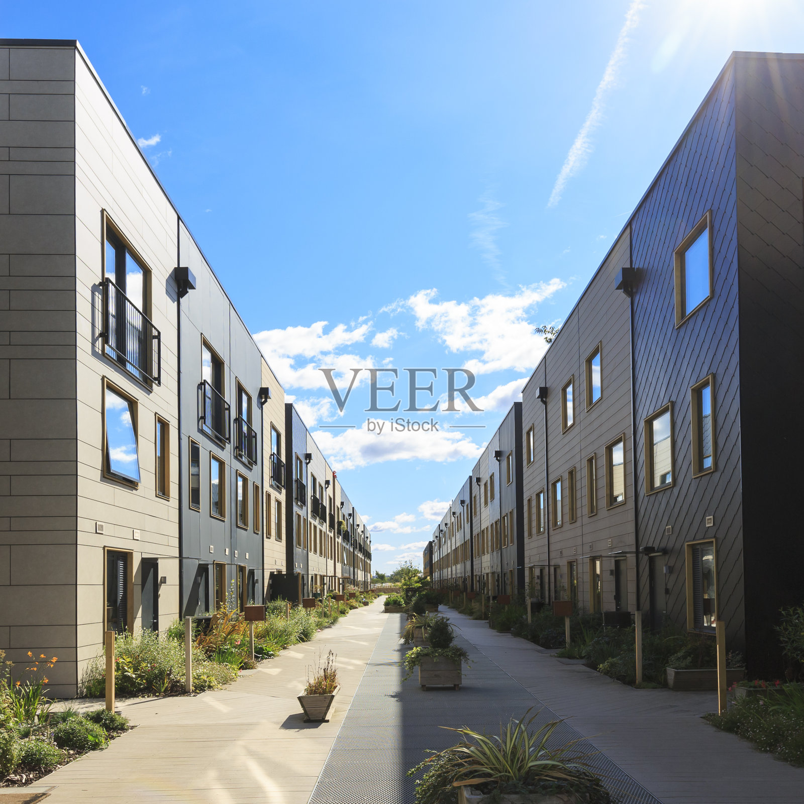 利兹艾尔河畔的现代生态住宅照片摄影图片