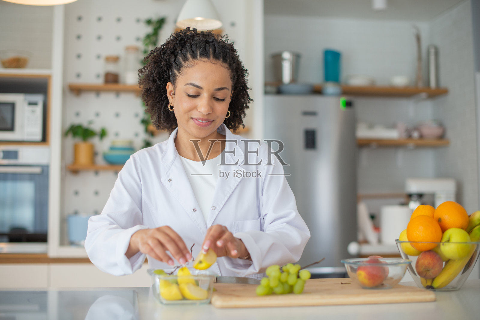 工作前吃一顿健康的饭照片摄影图片