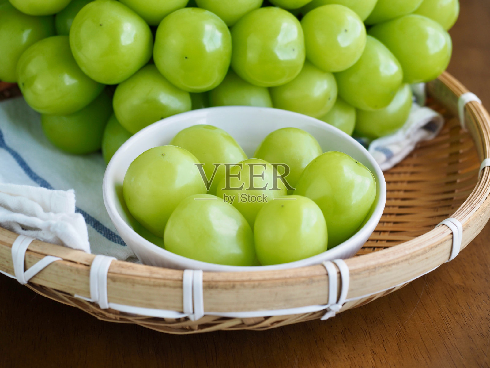 新鲜有机水果闪亮火枪,葡萄照片摄影图片