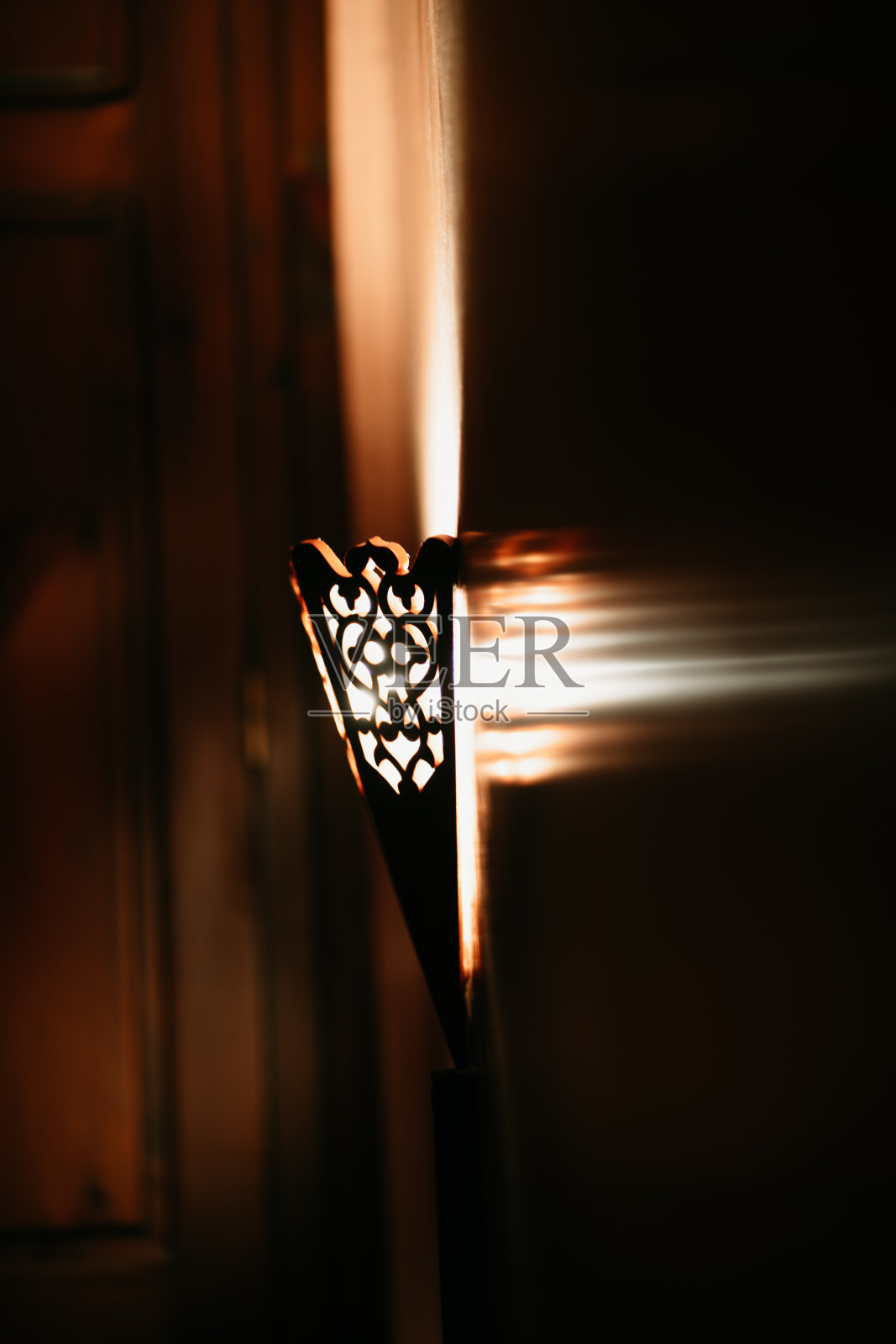 酒店房间里的灯照片摄影图片