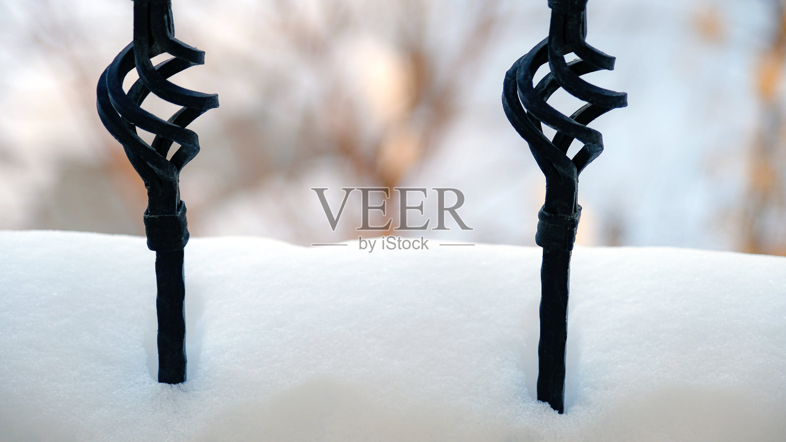 积雪覆盖的阳台特写照片摄影图片