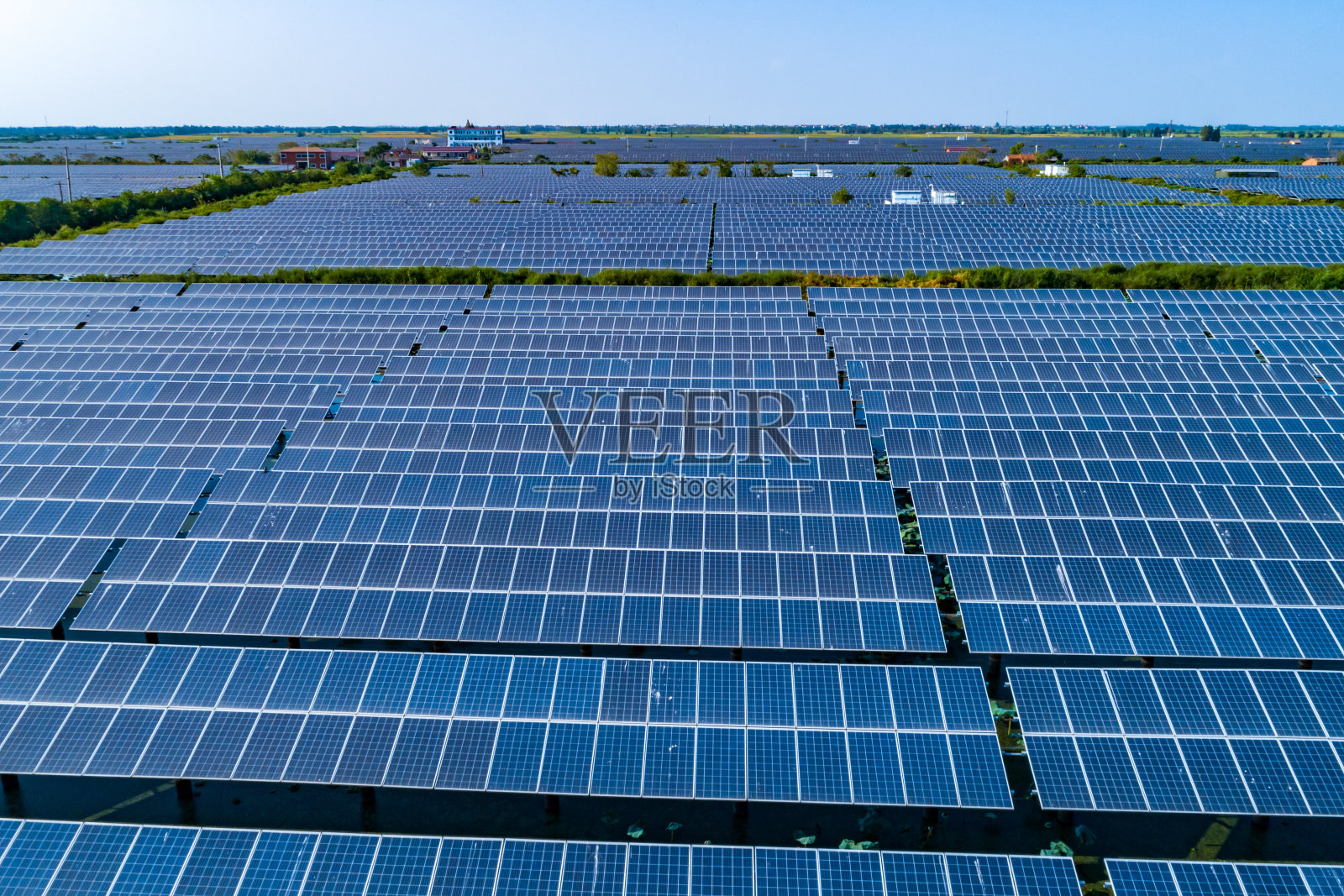 太阳能电池板的航拍照片照片摄影图片