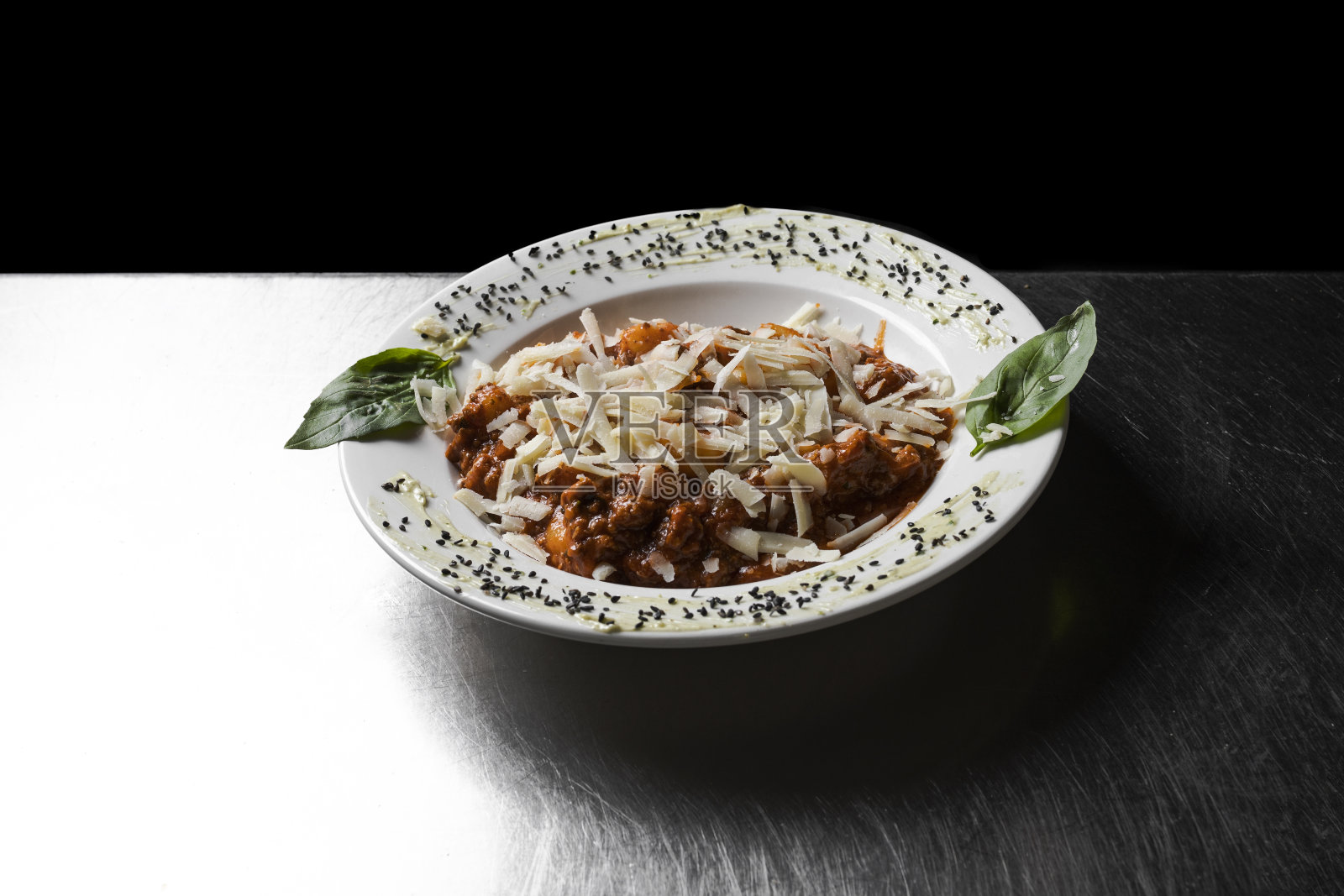 新鲜面食菜肴照片摄影图片