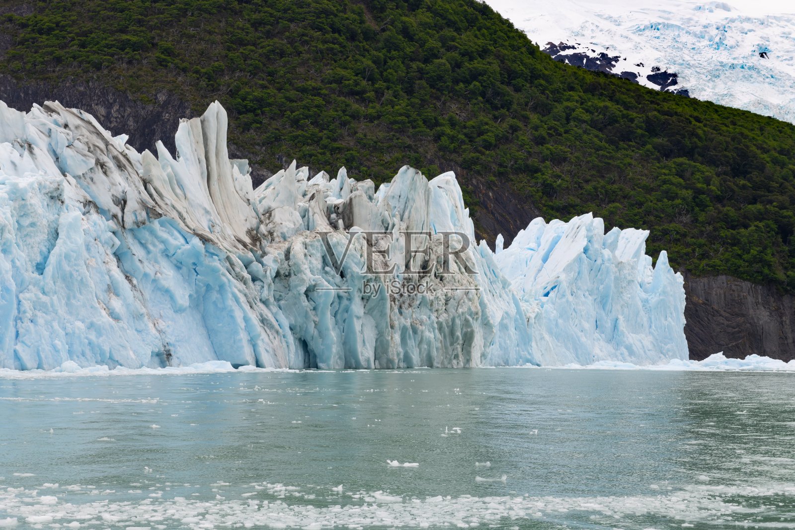 阿根廷湖上的Spegazzini冰川照片摄影图片