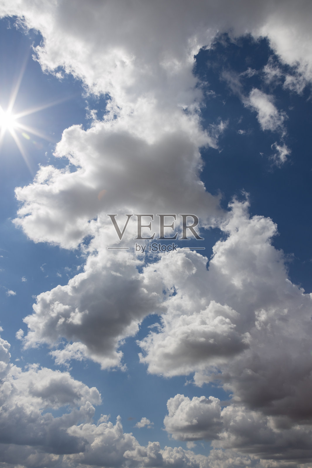 令人惊叹的天空,背景为图形的创意使用,蓝色和多云的天空,podkarpackie县,波兰照片摄影图片