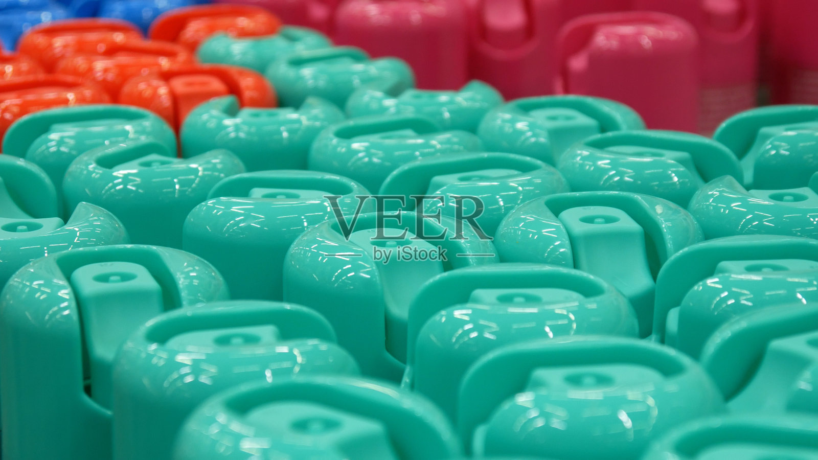 许多彩色空气清新剂气溶胶的特写照片摄影图片