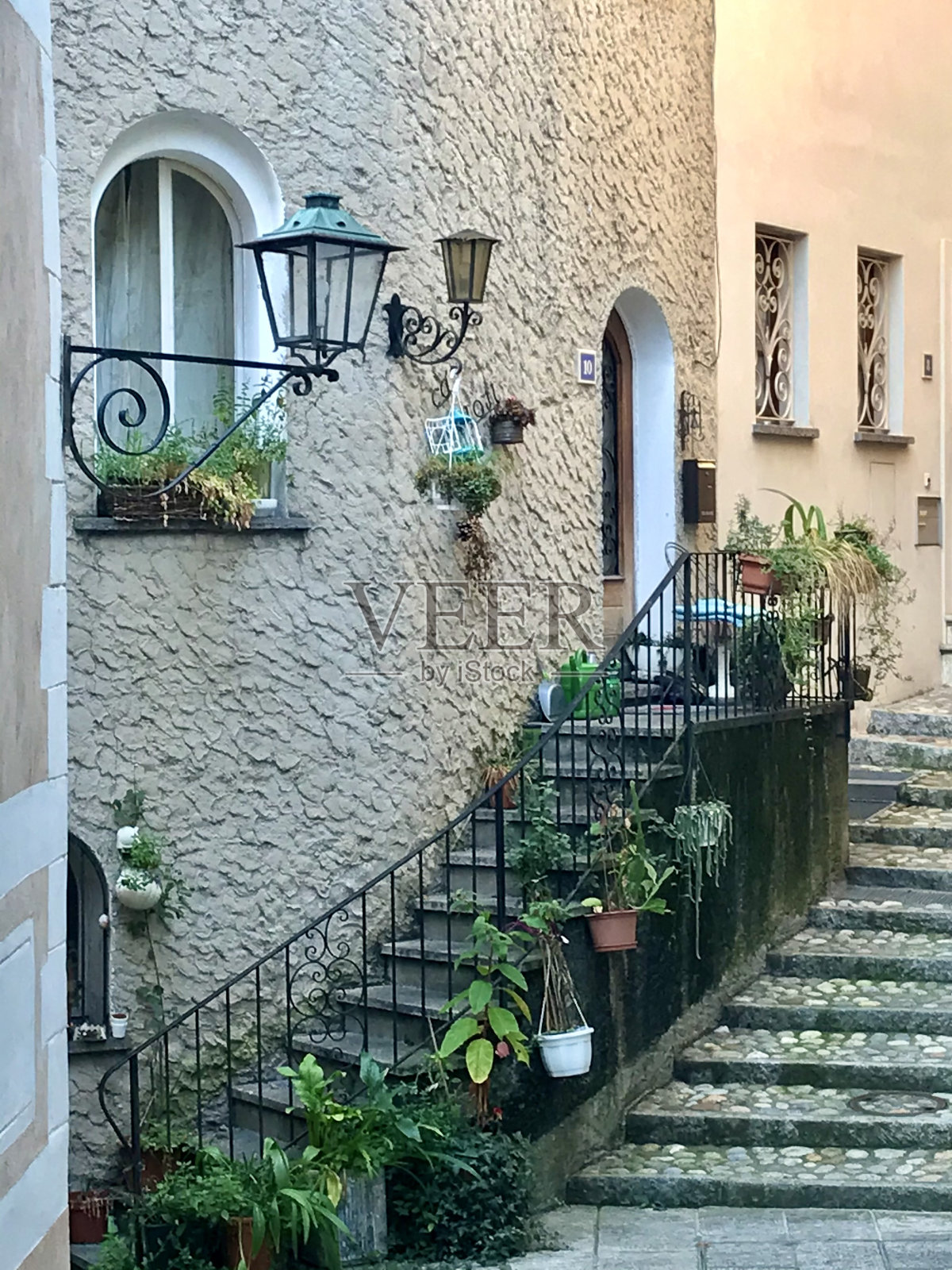 瑞士提契诺州莫科特村照片摄影图片