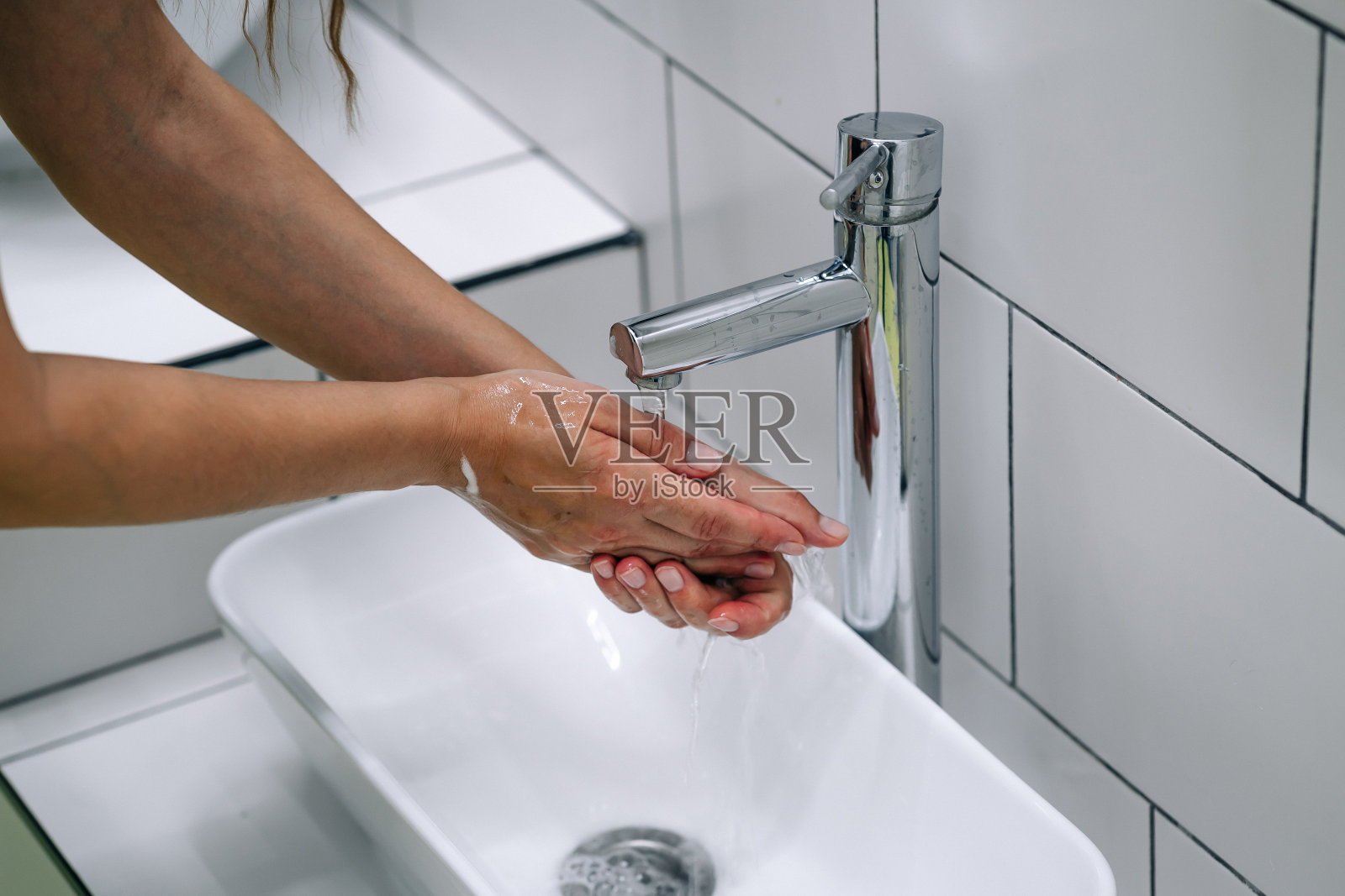 洗手。清洁双手。卫生。用洗手液洗手,卫生观念保护大流行冠状病毒照片摄影图片