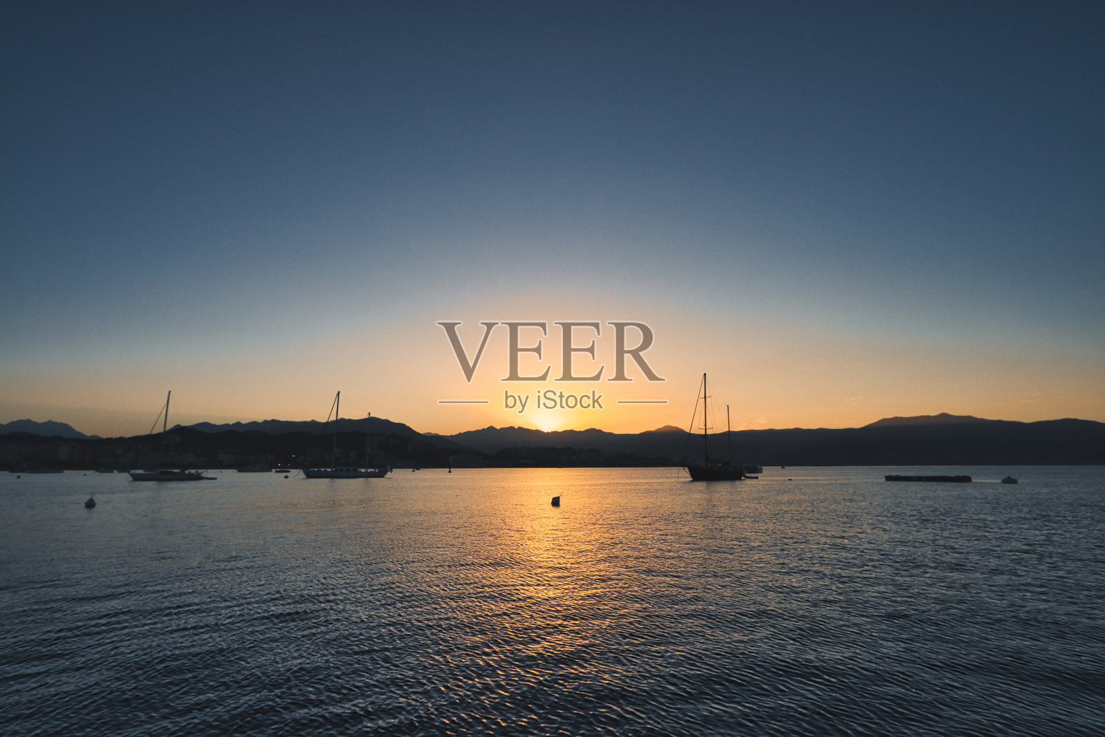 科西嘉地中海下的日出照片摄影图片