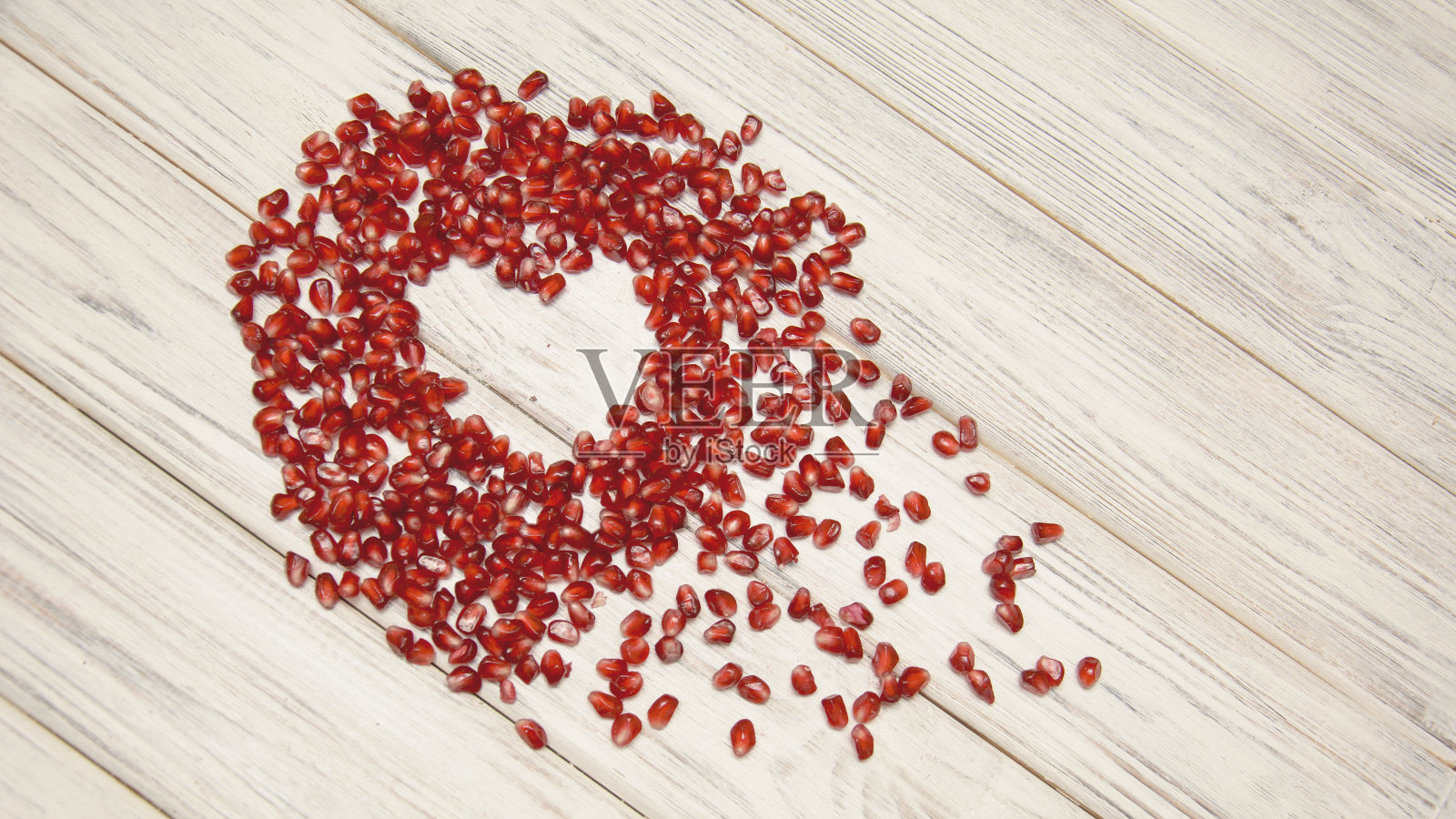 新鲜可口的天然石榴照片摄影图片