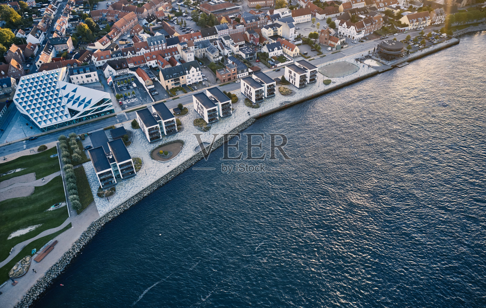 在海上城市照片摄影图片