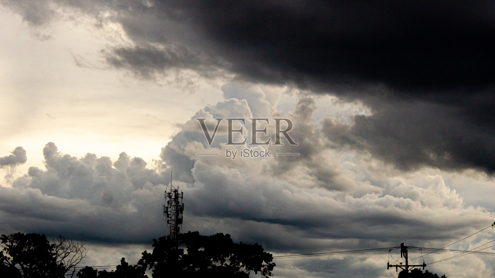 暴风雨前的乌云照片摄影图片