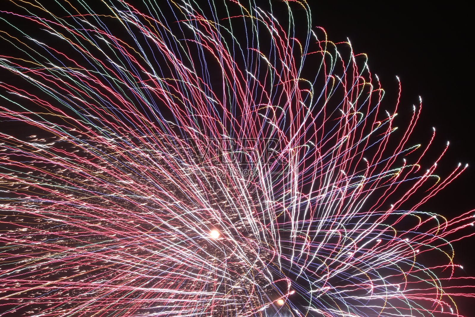 近距离观看日本烟花照片摄影图片