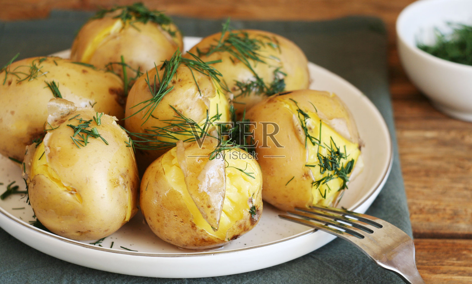 煮土豆照片摄影图片