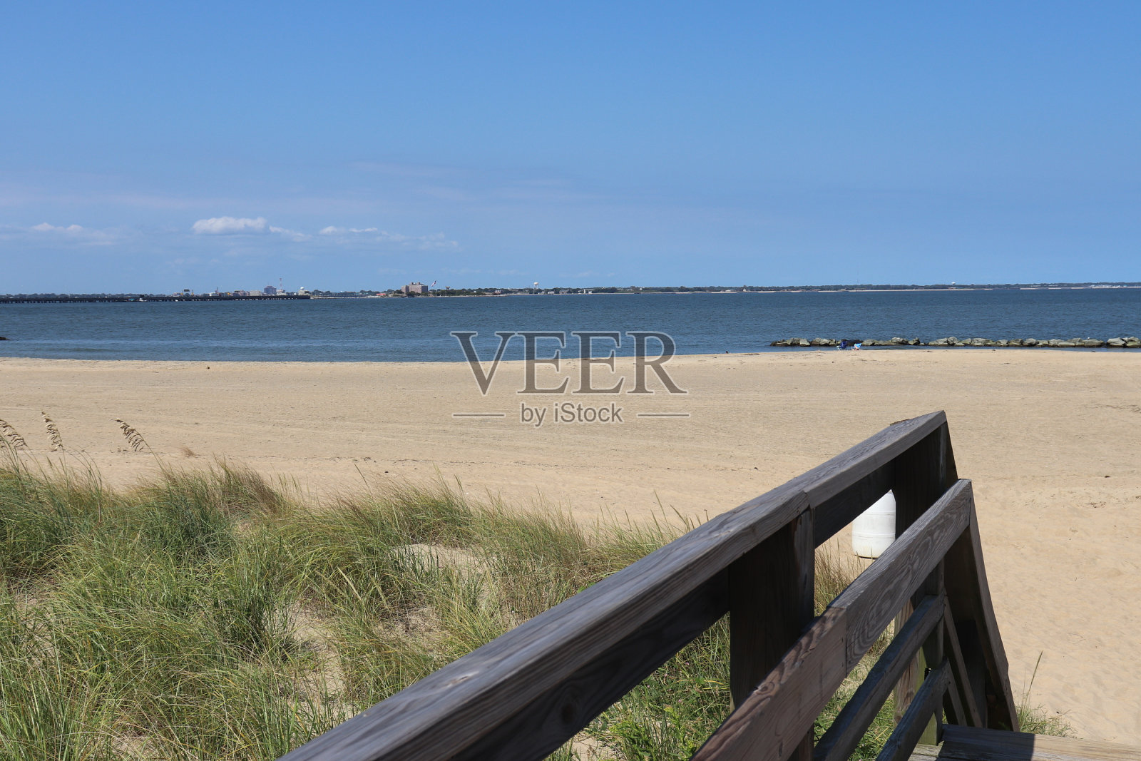 海滩上访问照片摄影图片