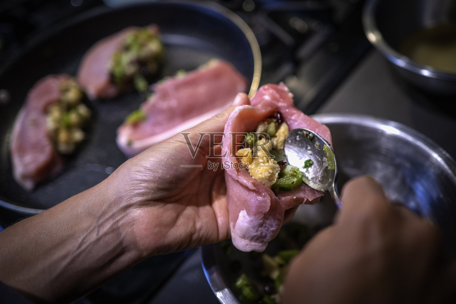 制作填充猪排照片摄影图片