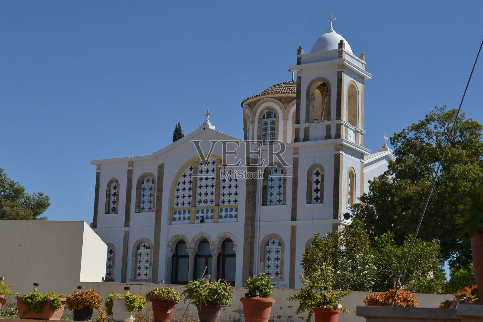 塞浦路斯阿列特里科的圣埃庇法尼奥斯希腊东正教教堂。照片摄影图片